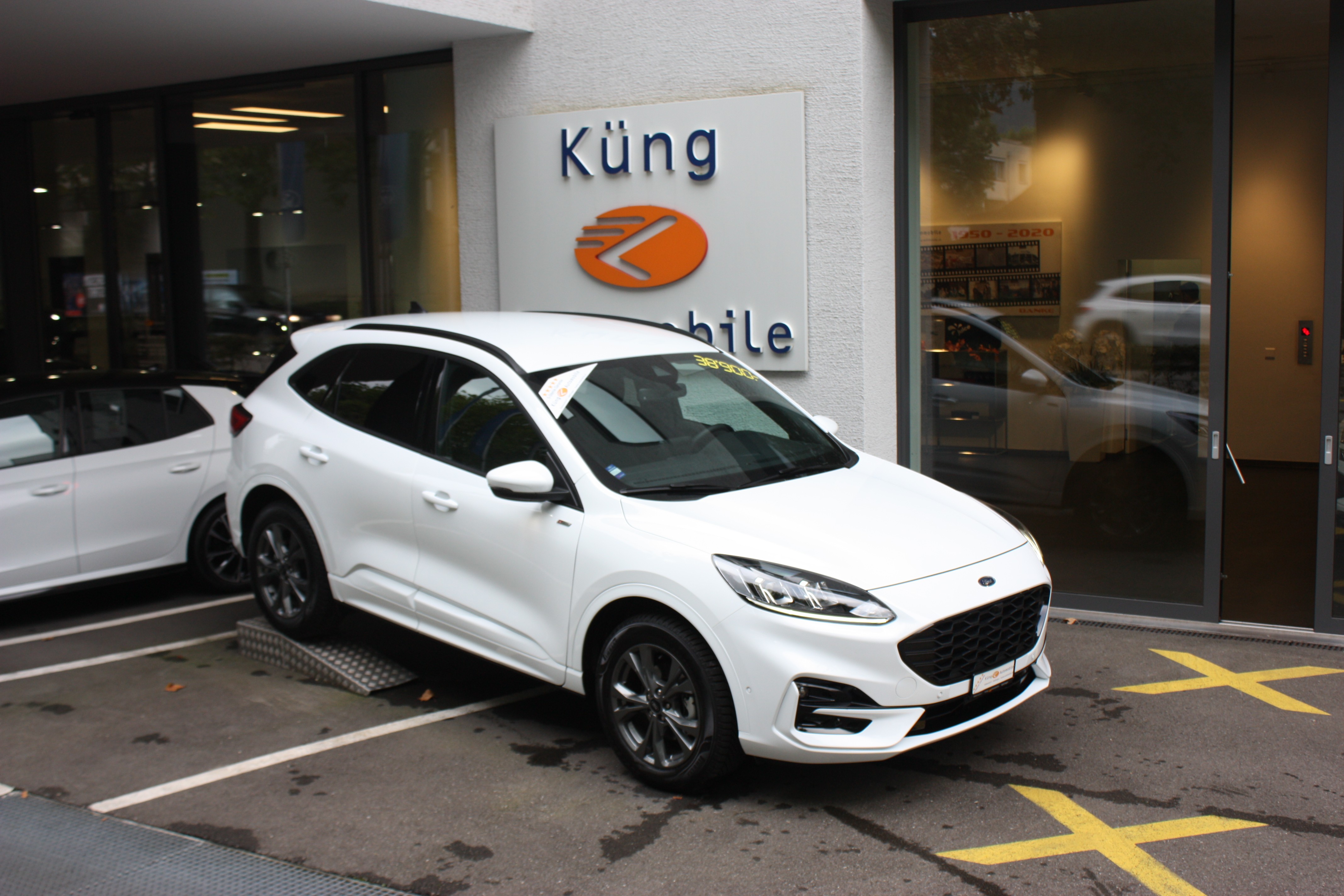 FORD Kuga 2.5 FHEV ST-Line 4WD