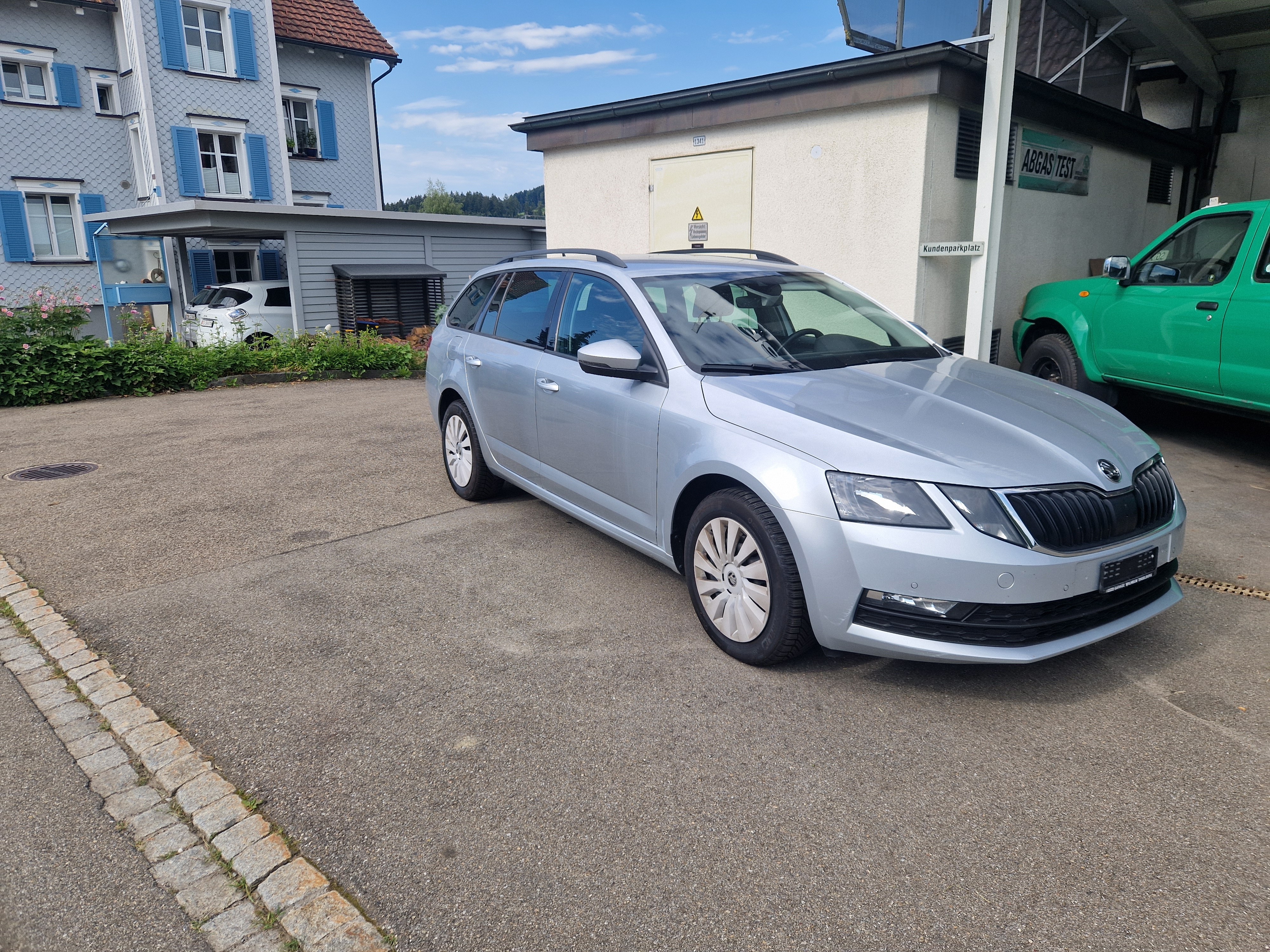 SKODA Octavia Combi 2.0 TDI Ambition DSG