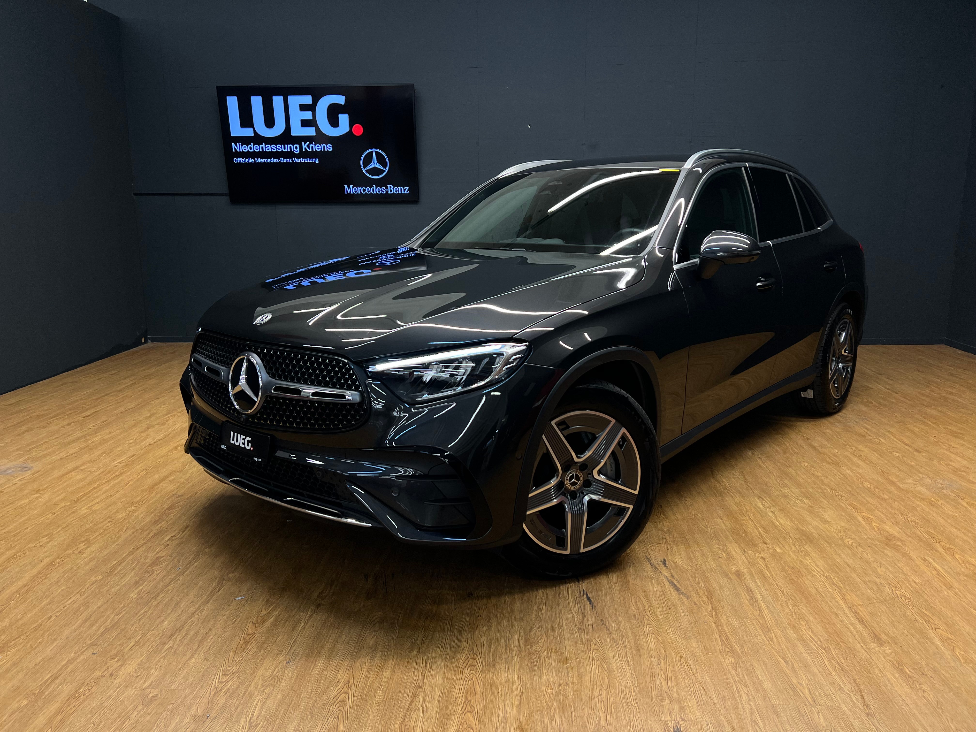 MERCEDES-BENZ GLC 300 4M - AMG - 360 Grad - DISTRONIC - Sitzmemory