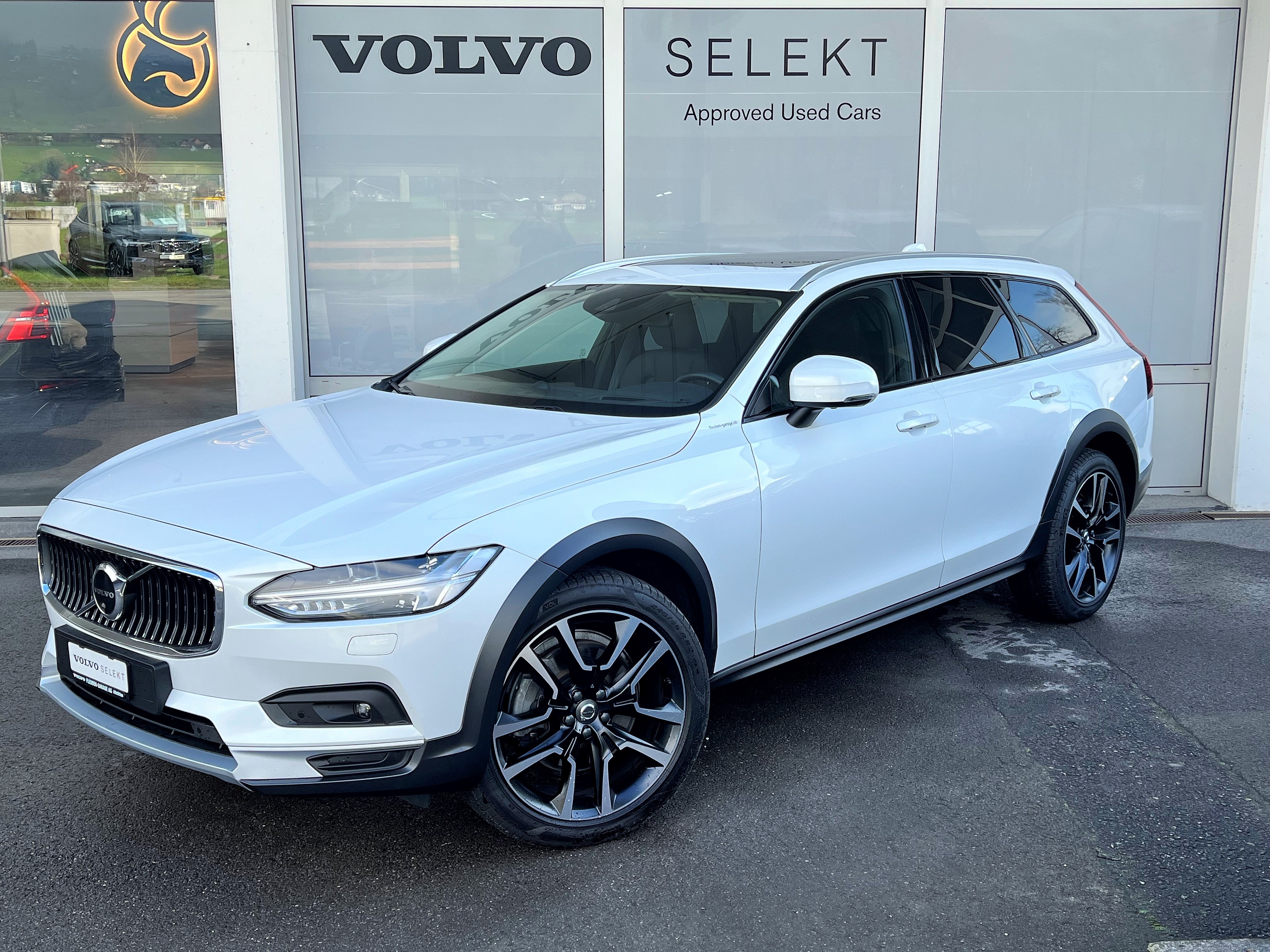 VOLVO V90 CC B6 MHD AWD Benzin