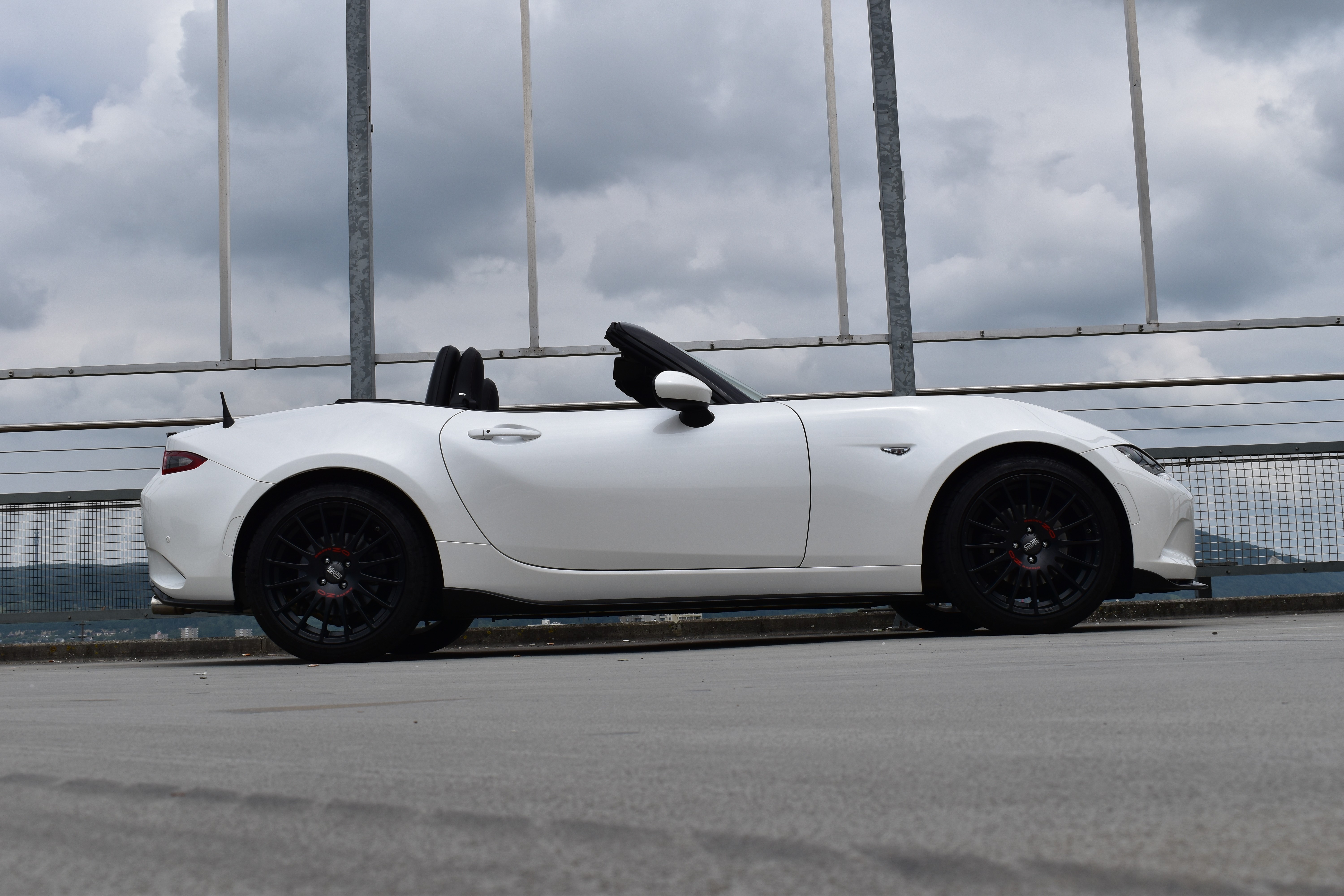 MAZDA MX-5 SKYACTIV-G 184 REVOLUTION l 184 PS