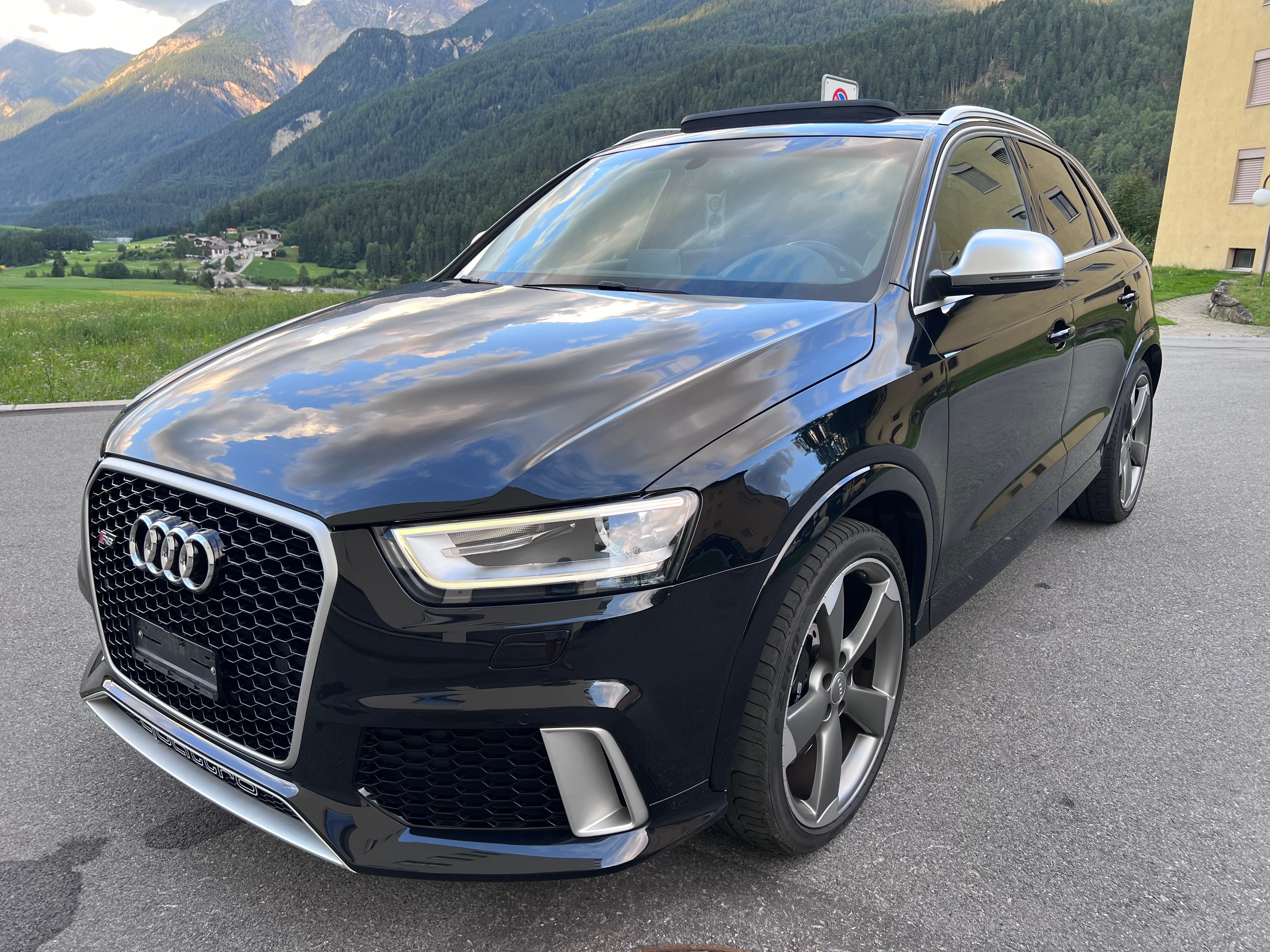 AUDI RS Q3 2.5 TFSI quattro S-tronic