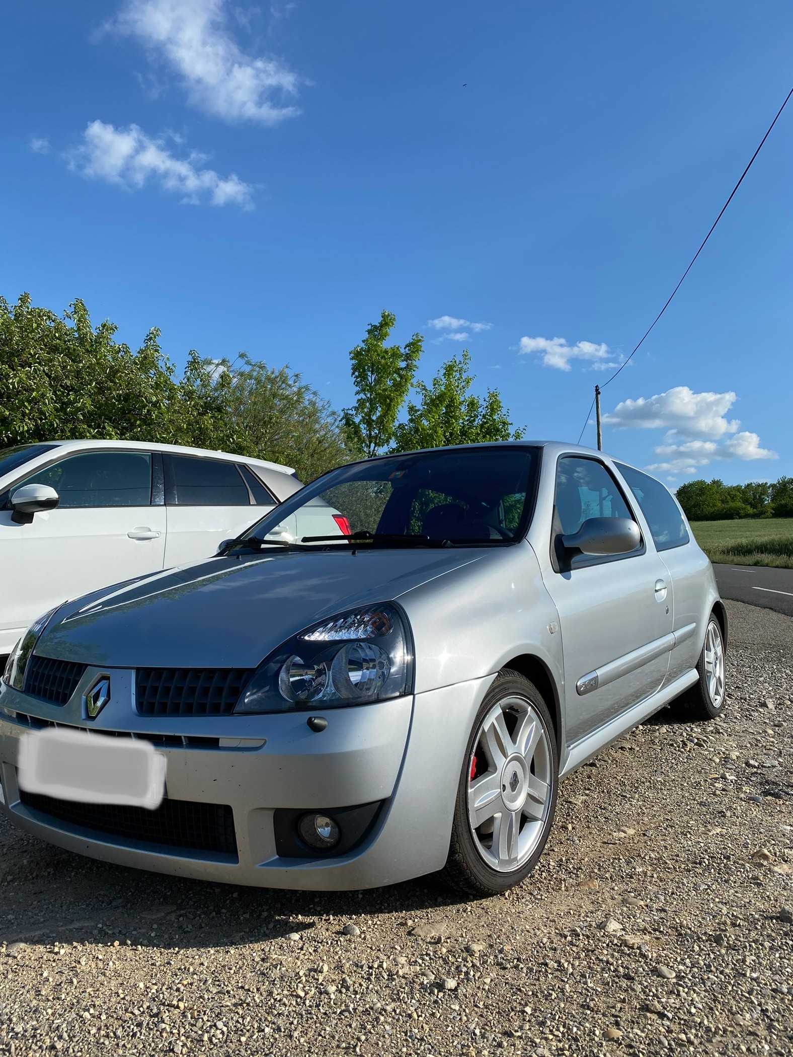 RENAULT Clio 2.0 16V Sport