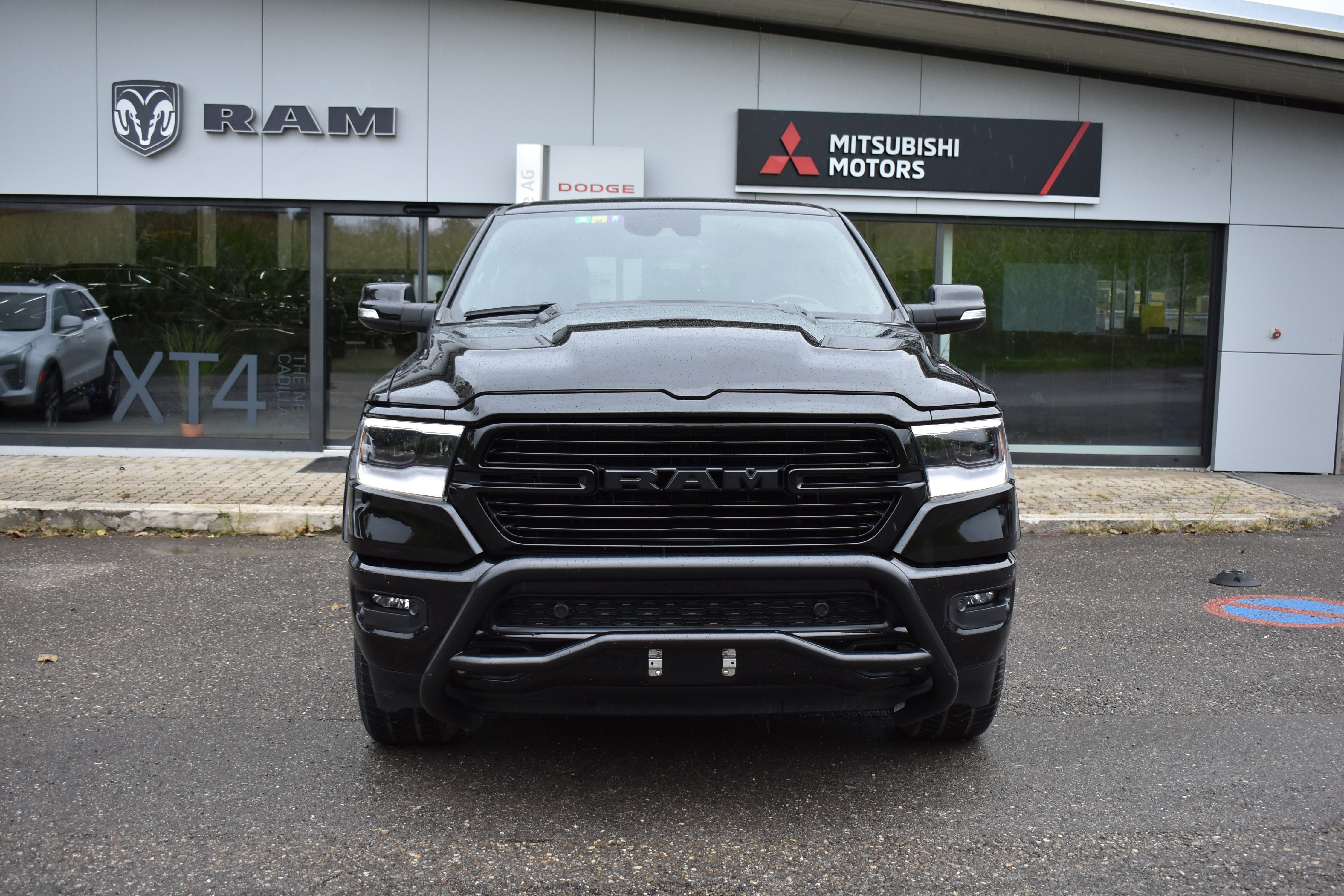 DODGE Ram 1500 Laramie Night Edition Longbed