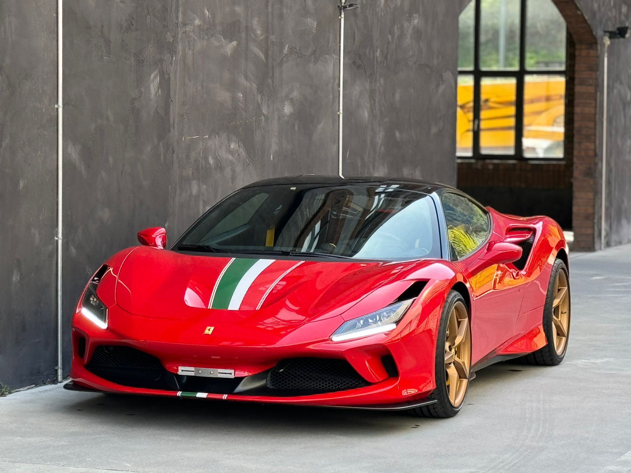 FERRARI F8 Tributo