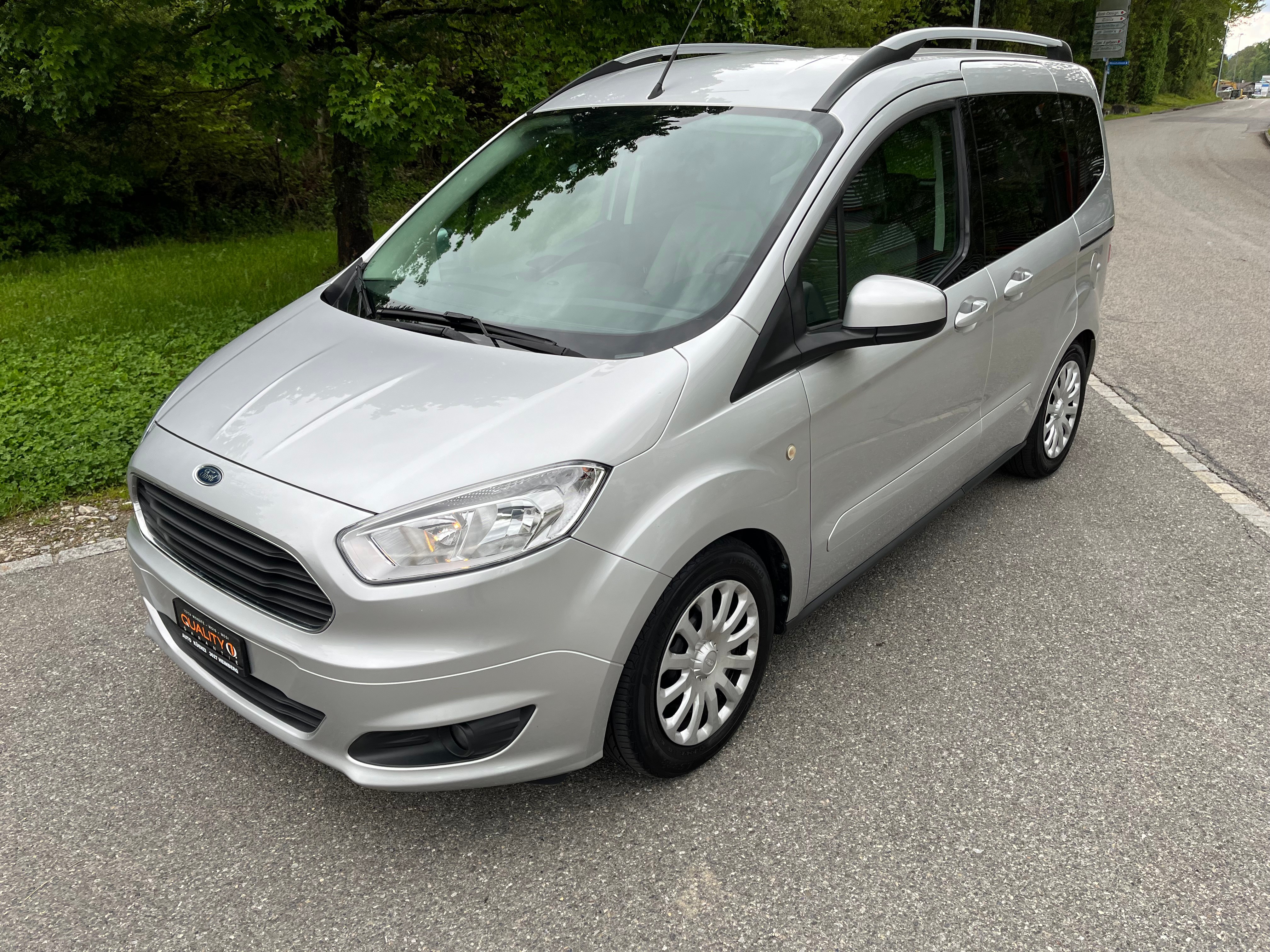 FORD Tourneo Courier 1.0 SCTi Titanium