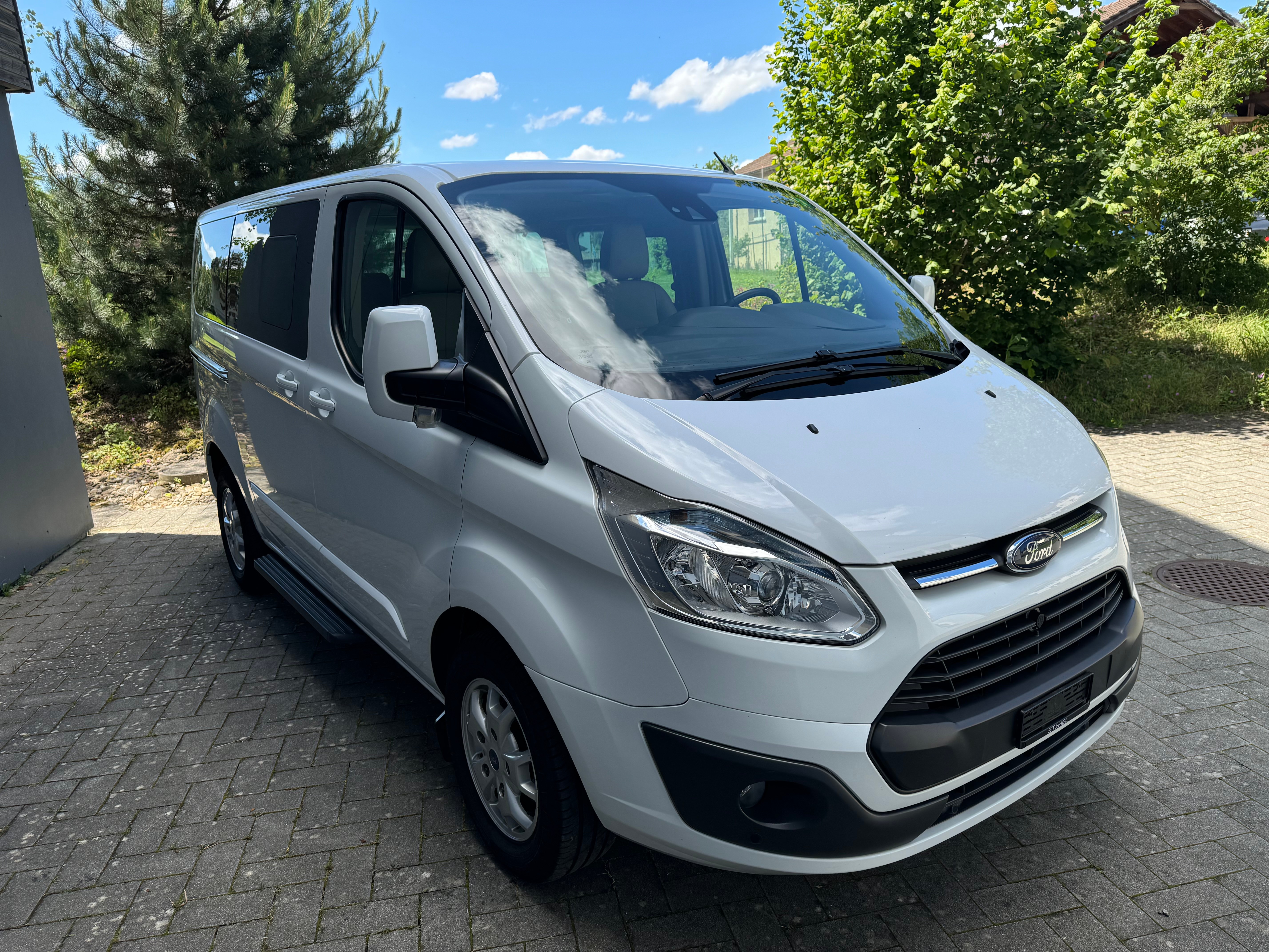 FORD Tourneo Custom 300 L1H1 Titanium