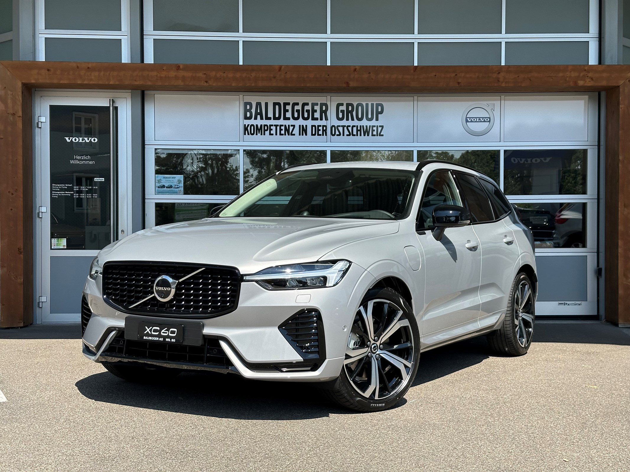 VOLVO XC60 2.0 T8 TE Ultra Dark eAWD