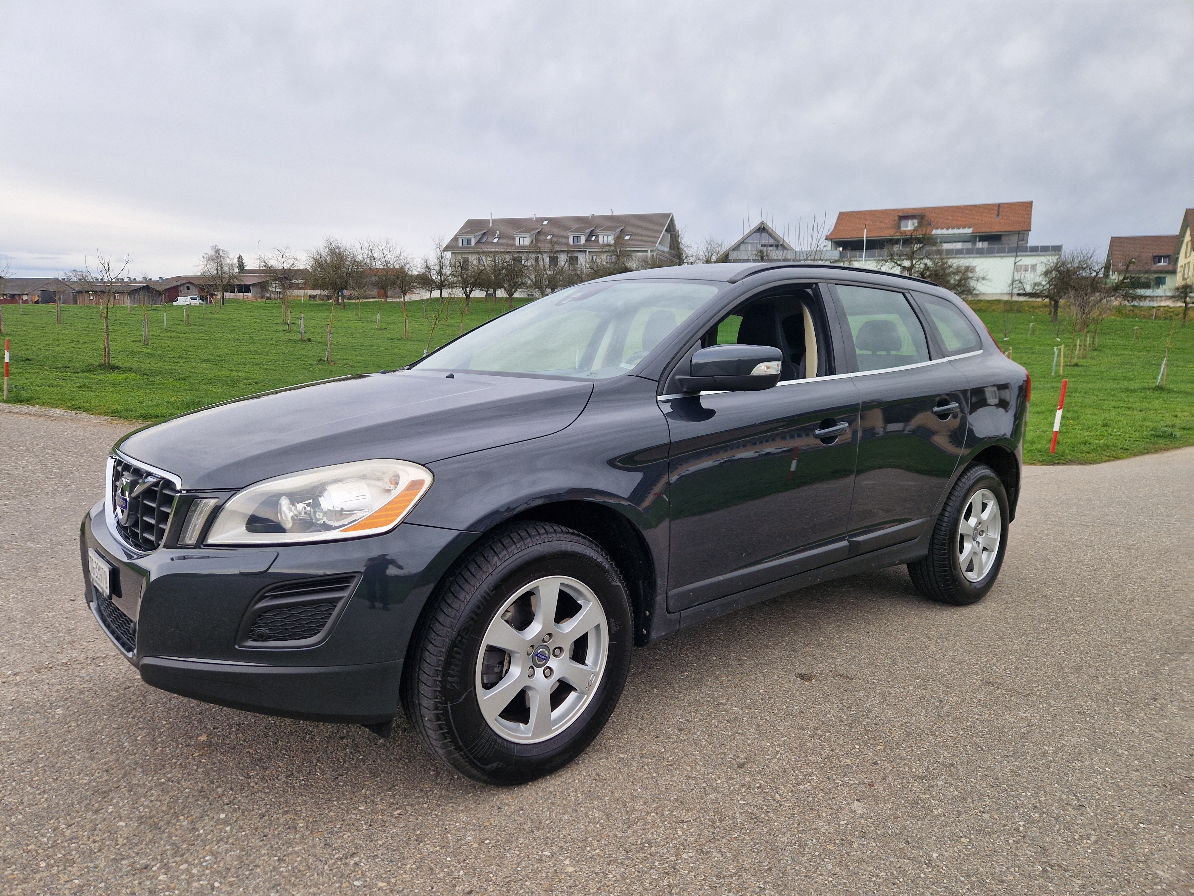 VOLVO XC60 D4 AWD Momentum Geartronic