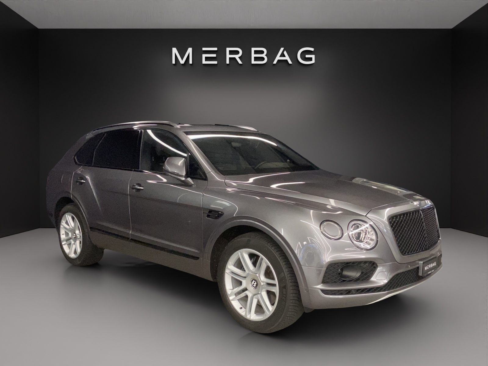 BENTLEY Bentayga V8