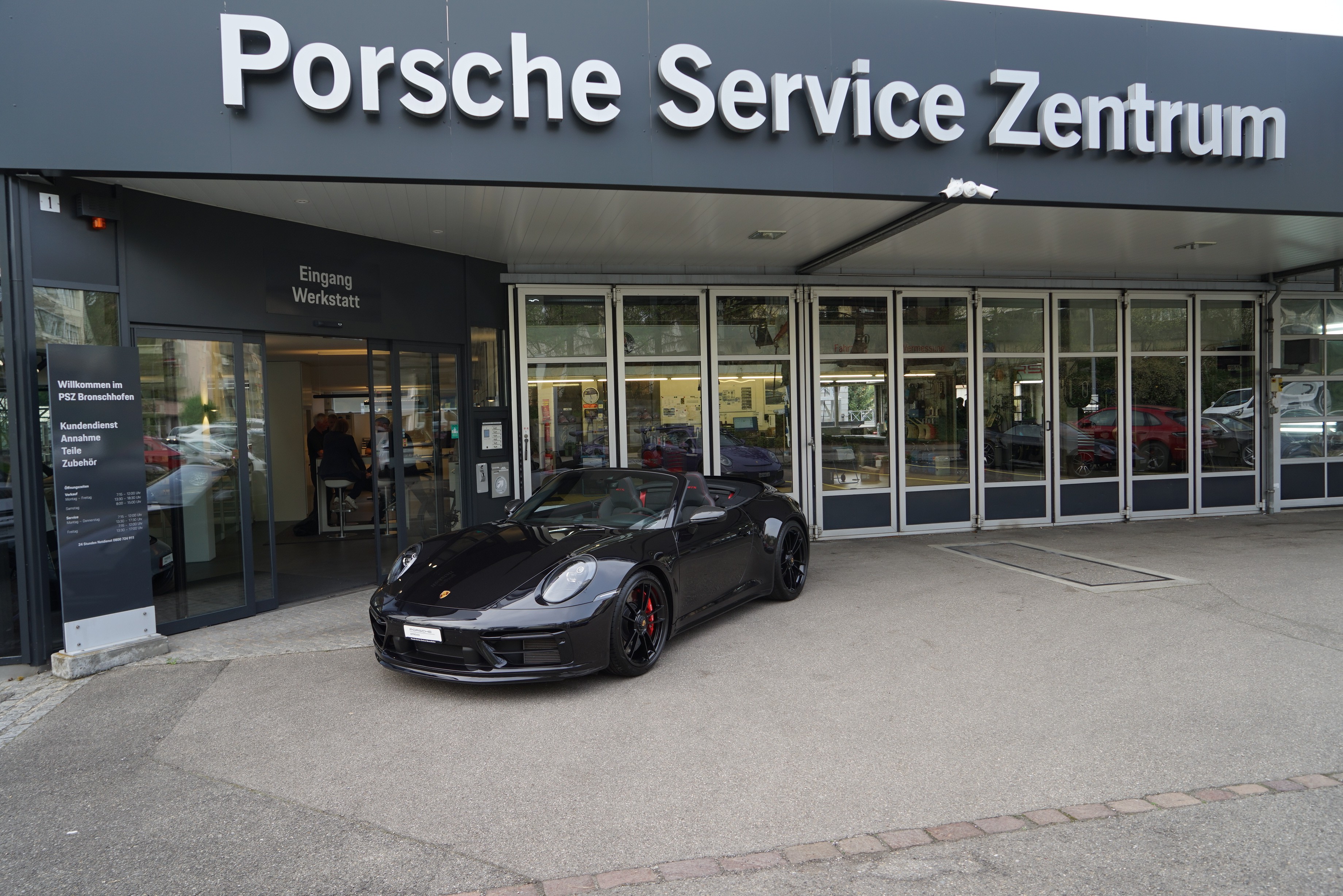 PORSCHE 911 Carrera 4 GTS Cabriolet PDK