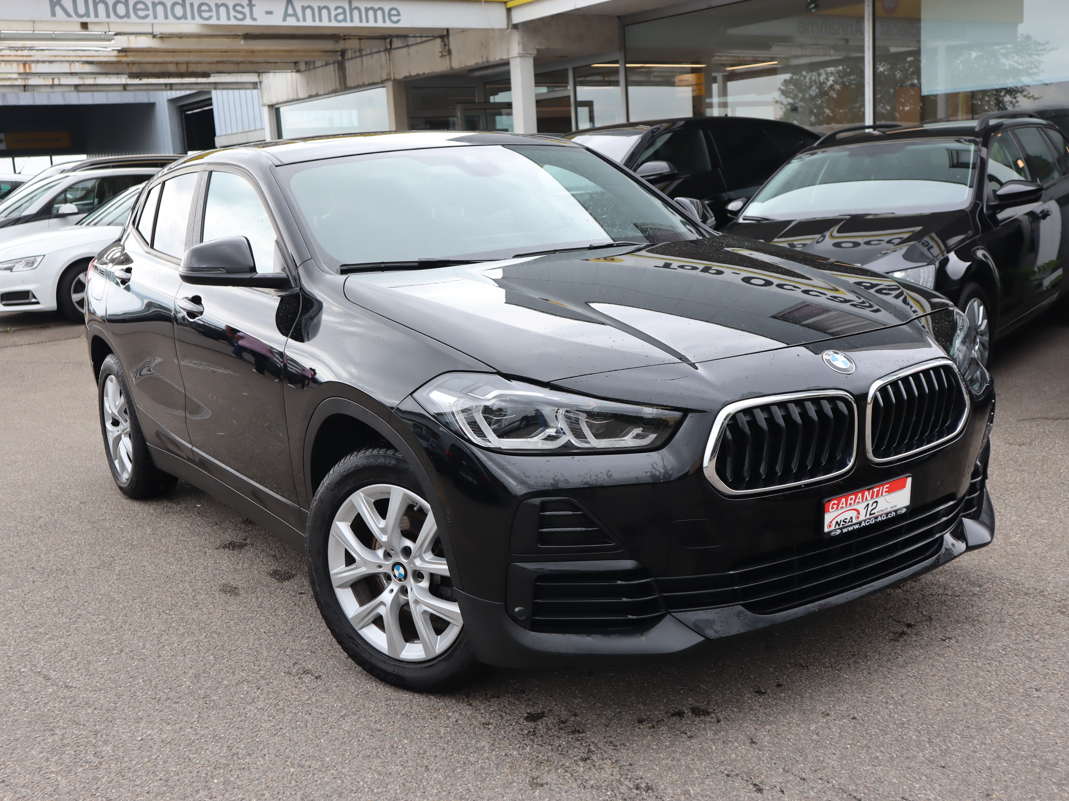 BMW X2 sDrive 18d Steptronic ** Voll-Leder Ausstattung ** Gr-Navi ** RF-Kamera ** HUD ** Panorama-Glasdach ** Neues Modell **