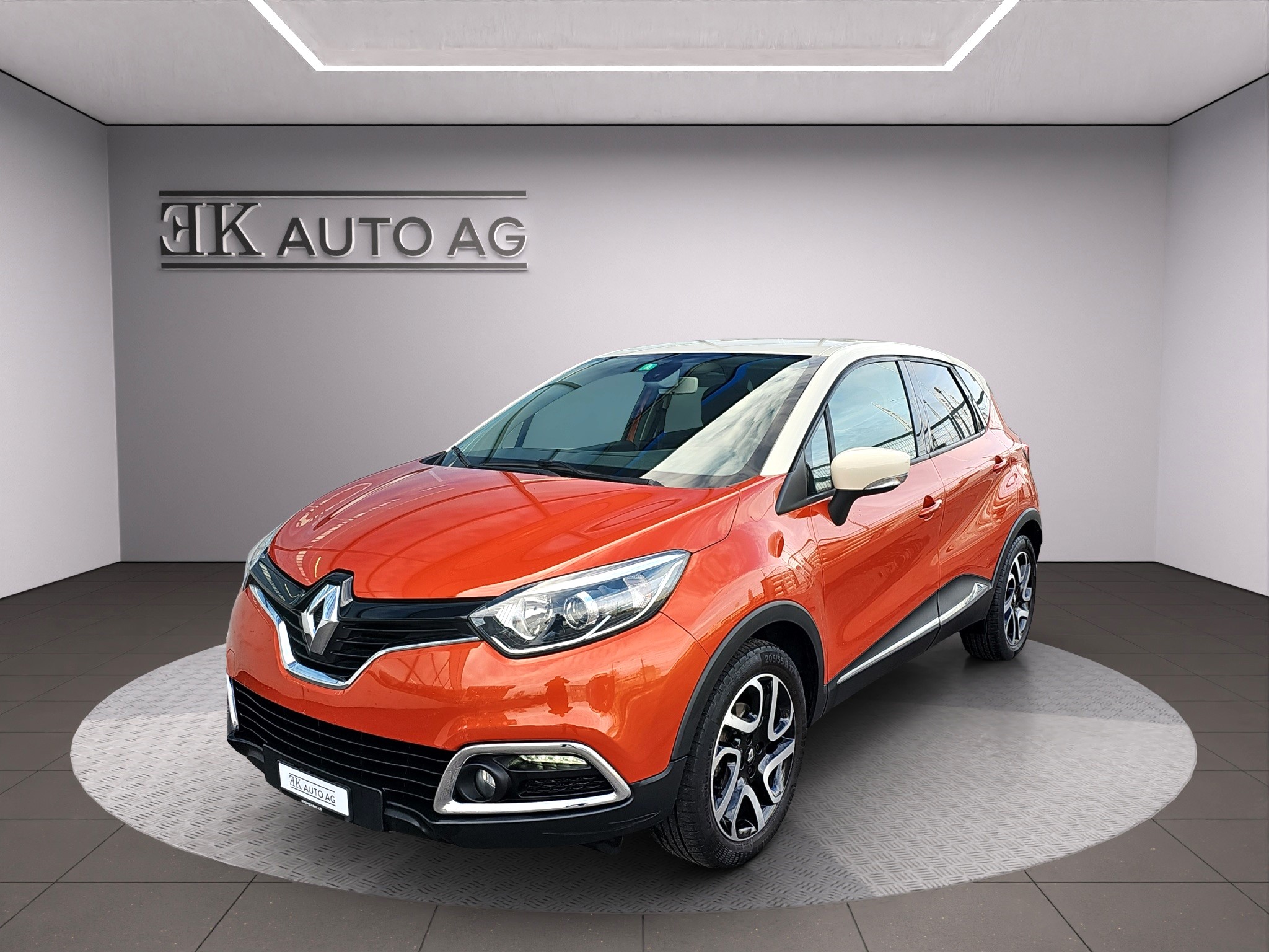 RENAULT Captur 1.2 T Helly Hansen EDC