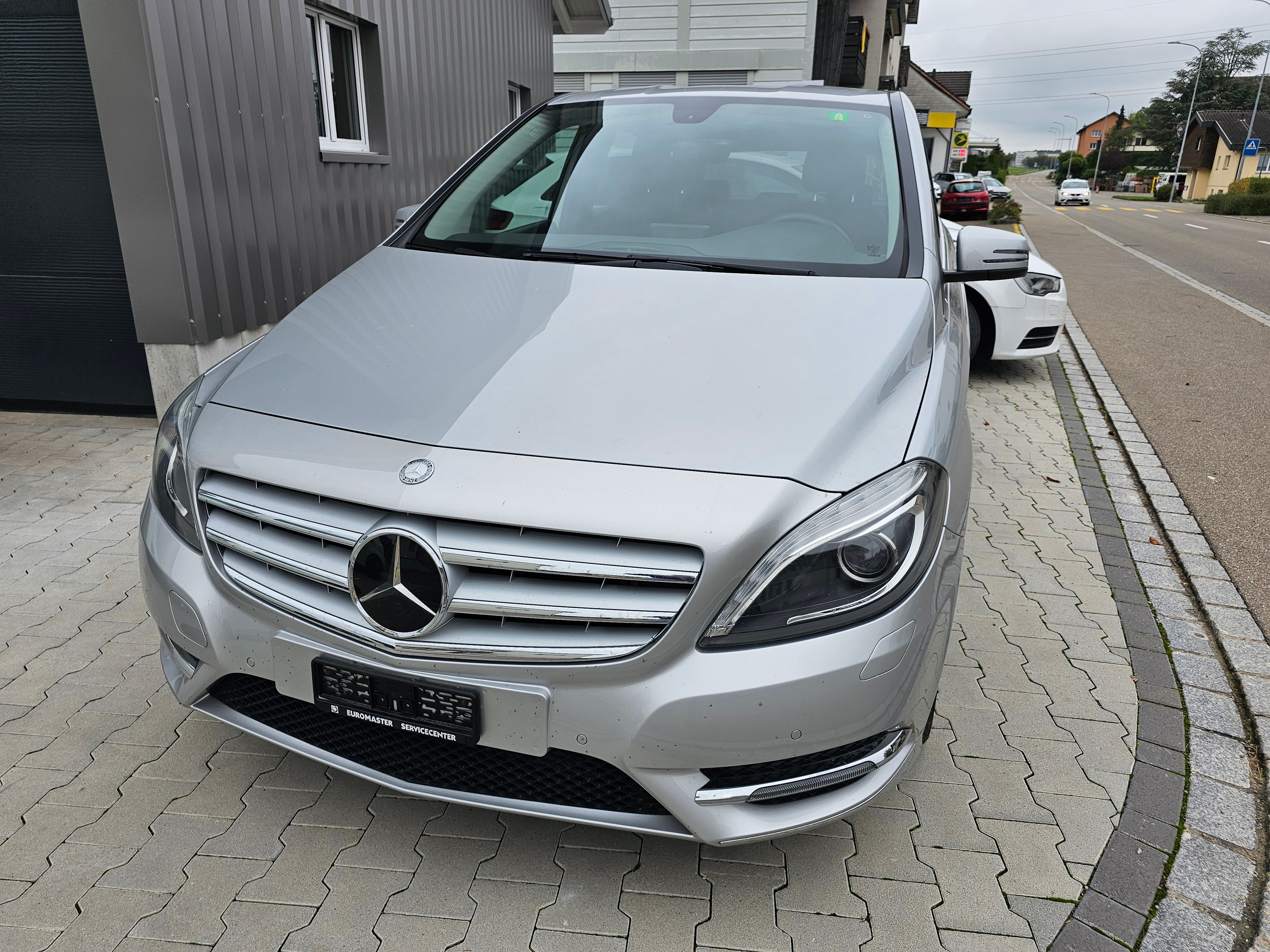 MERCEDES-BENZ B 180 7G-DCT