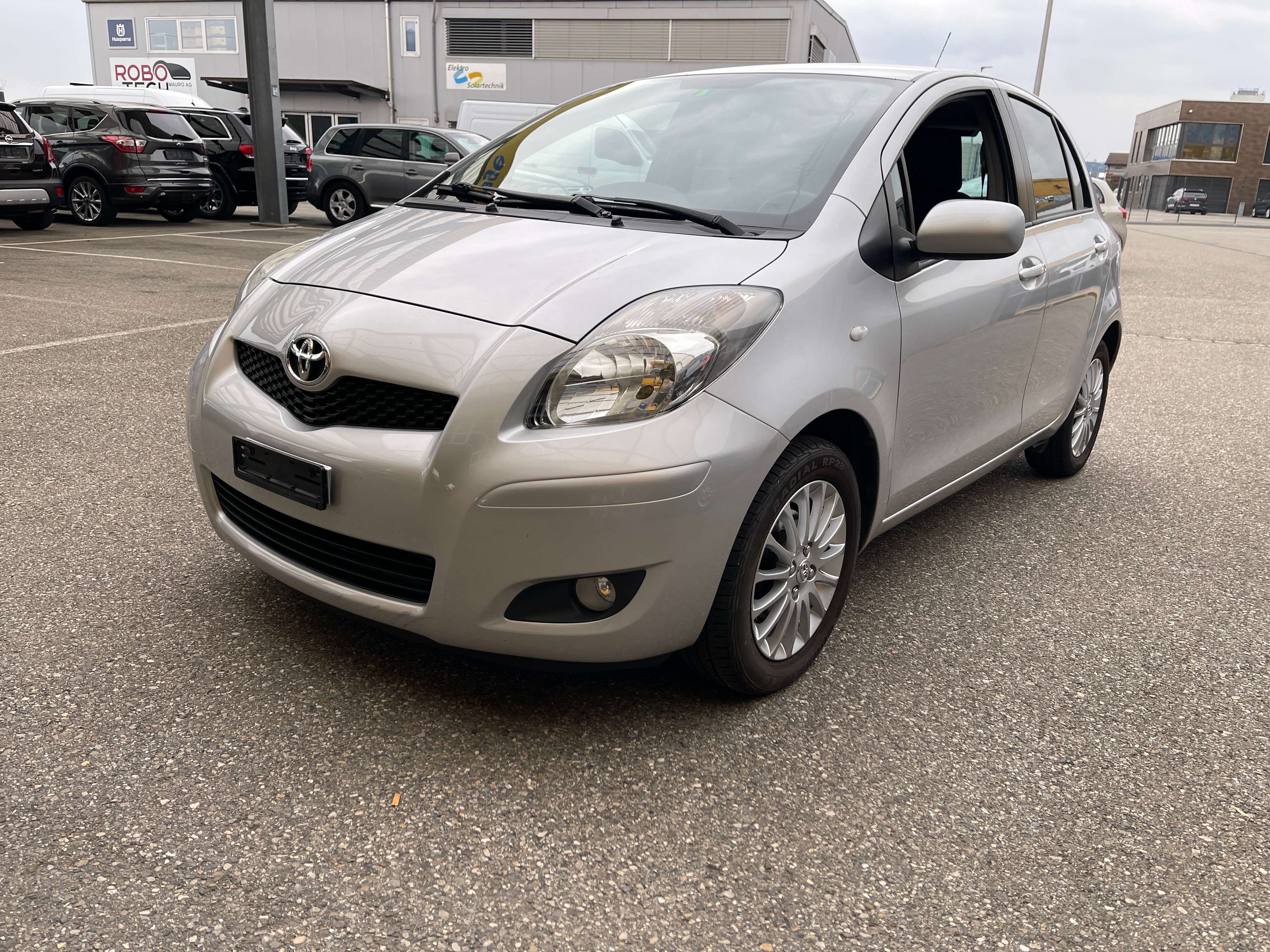 TOYOTA Yaris 1.33 Linea Sol