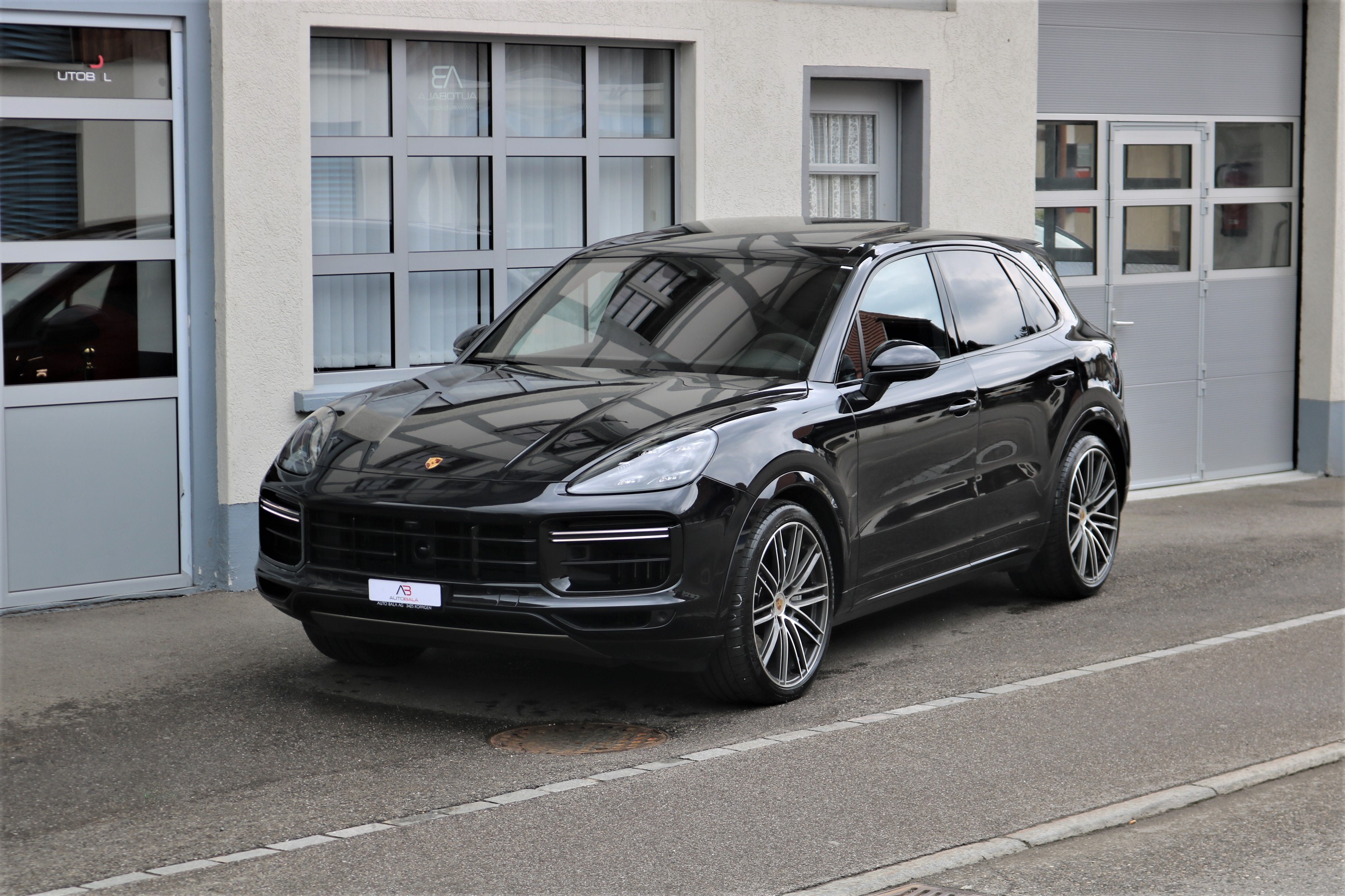 PORSCHE Cayenne Turbo + 3.5T AHK