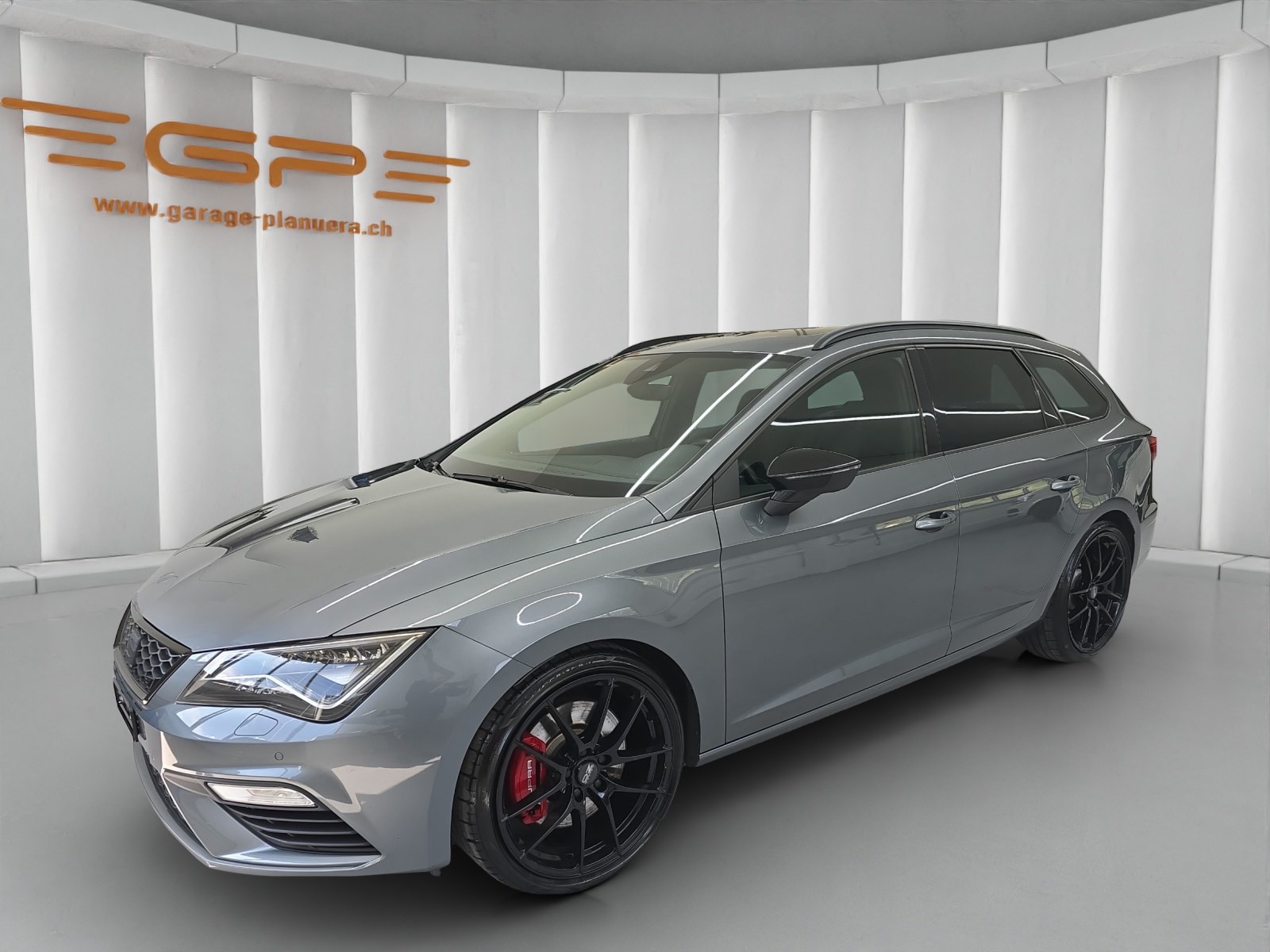 SEAT Leon ST 2.0 TSI 300 Cupra 4Drive DSG