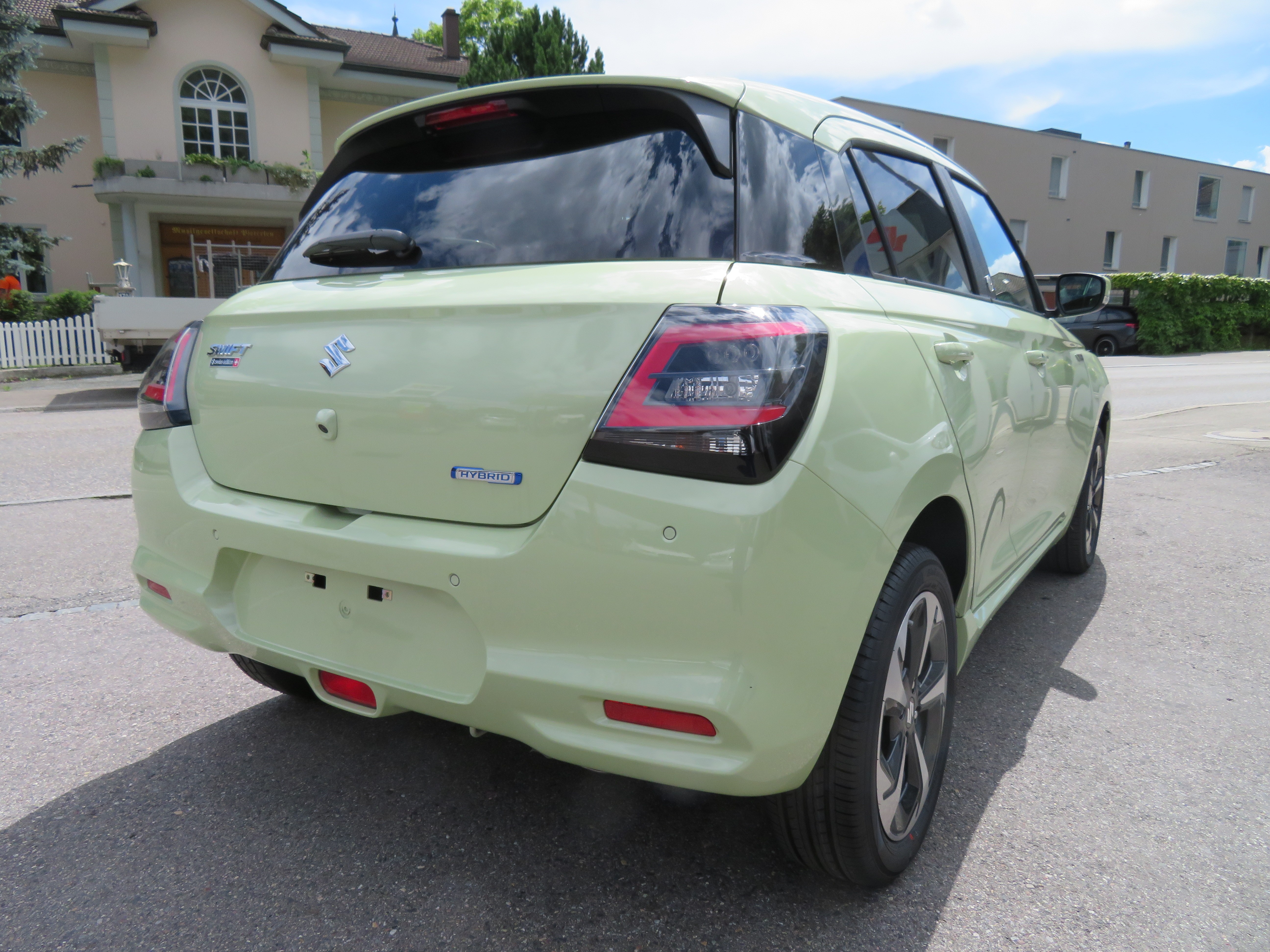 SUZUKI Swift 1.2 1st Edition Top Hybrid 4x4