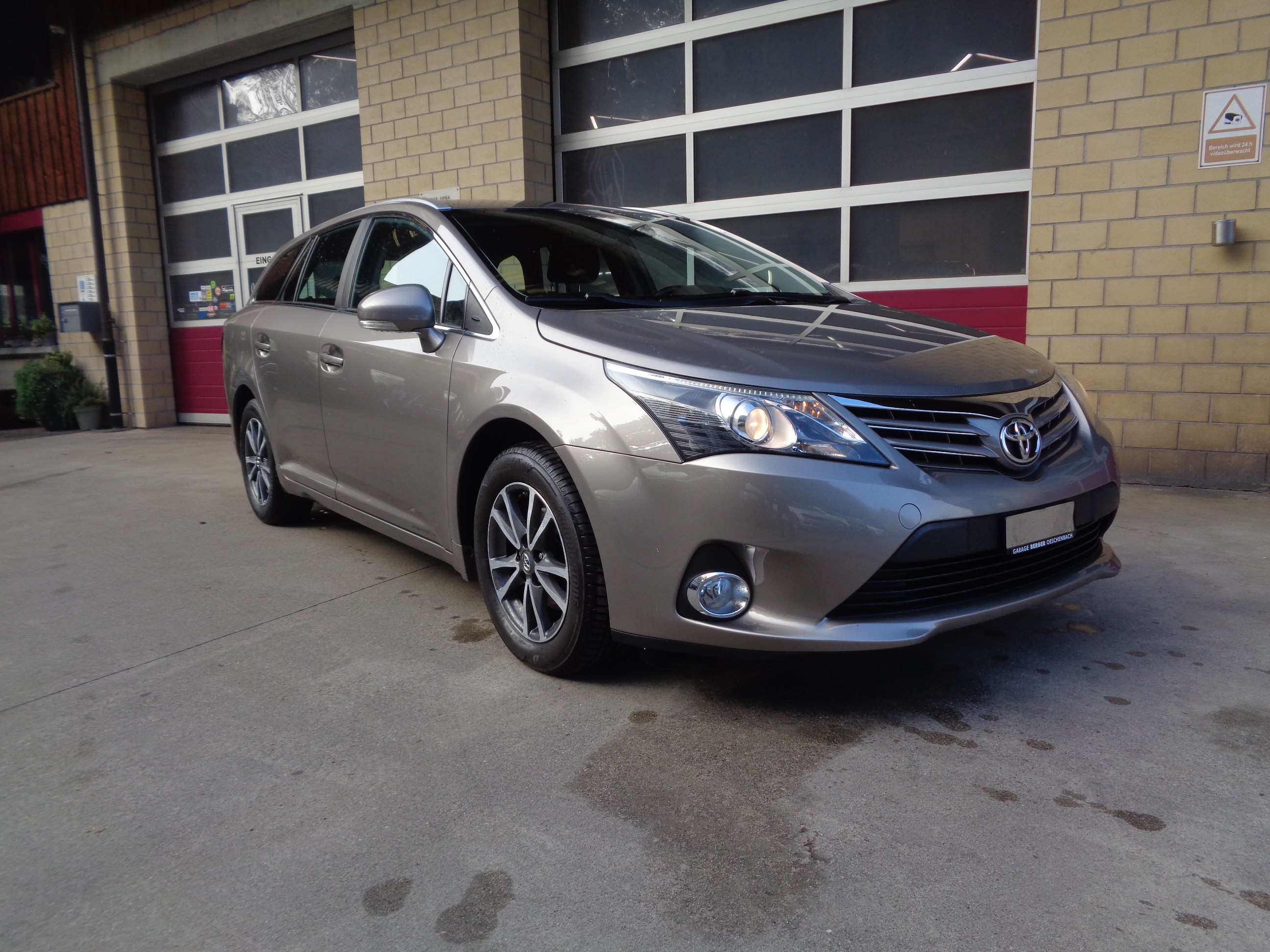 TOYOTA Avensis Sportswagon 1.8 Linea Luna