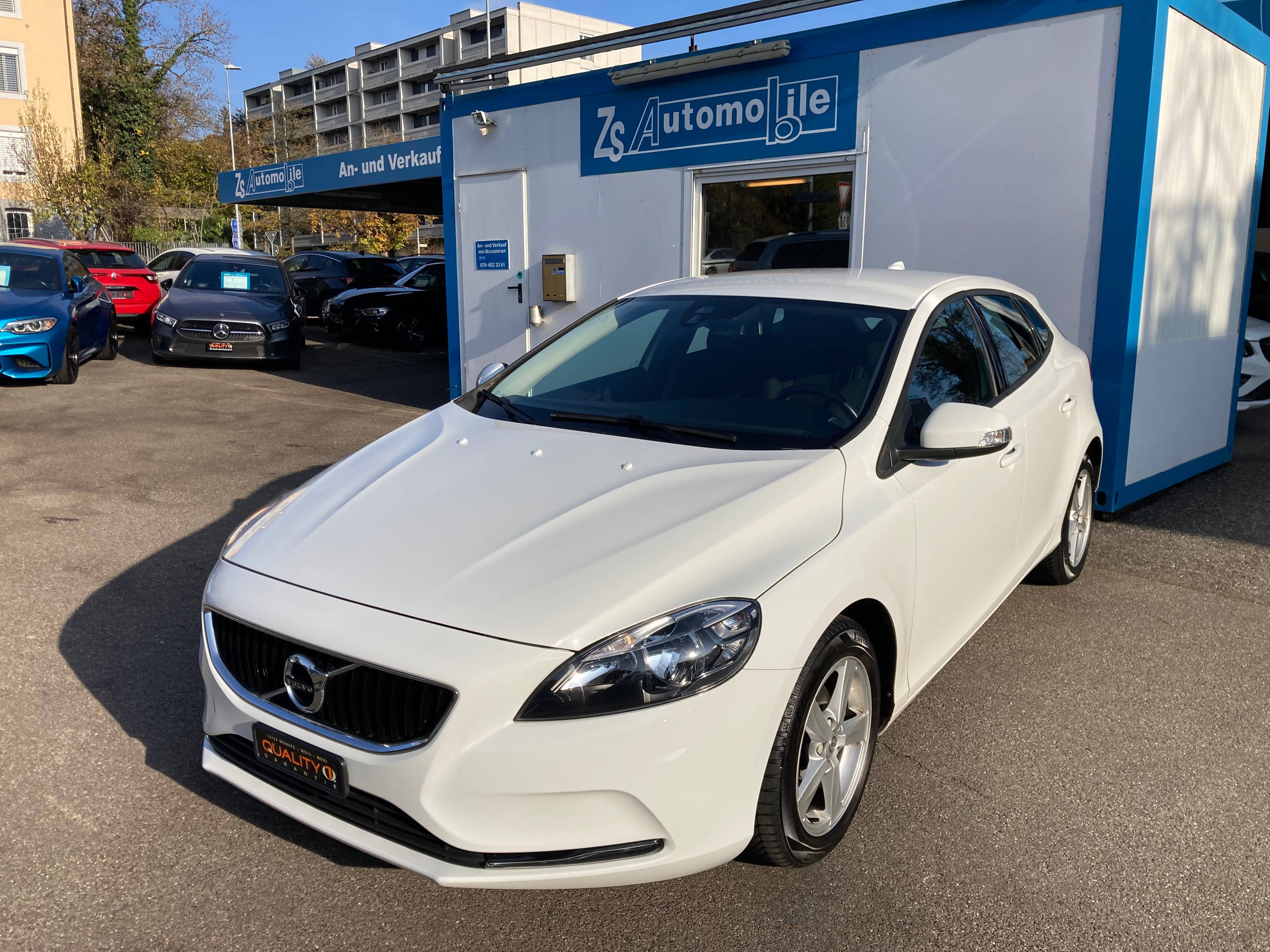 VOLVO V40 D2