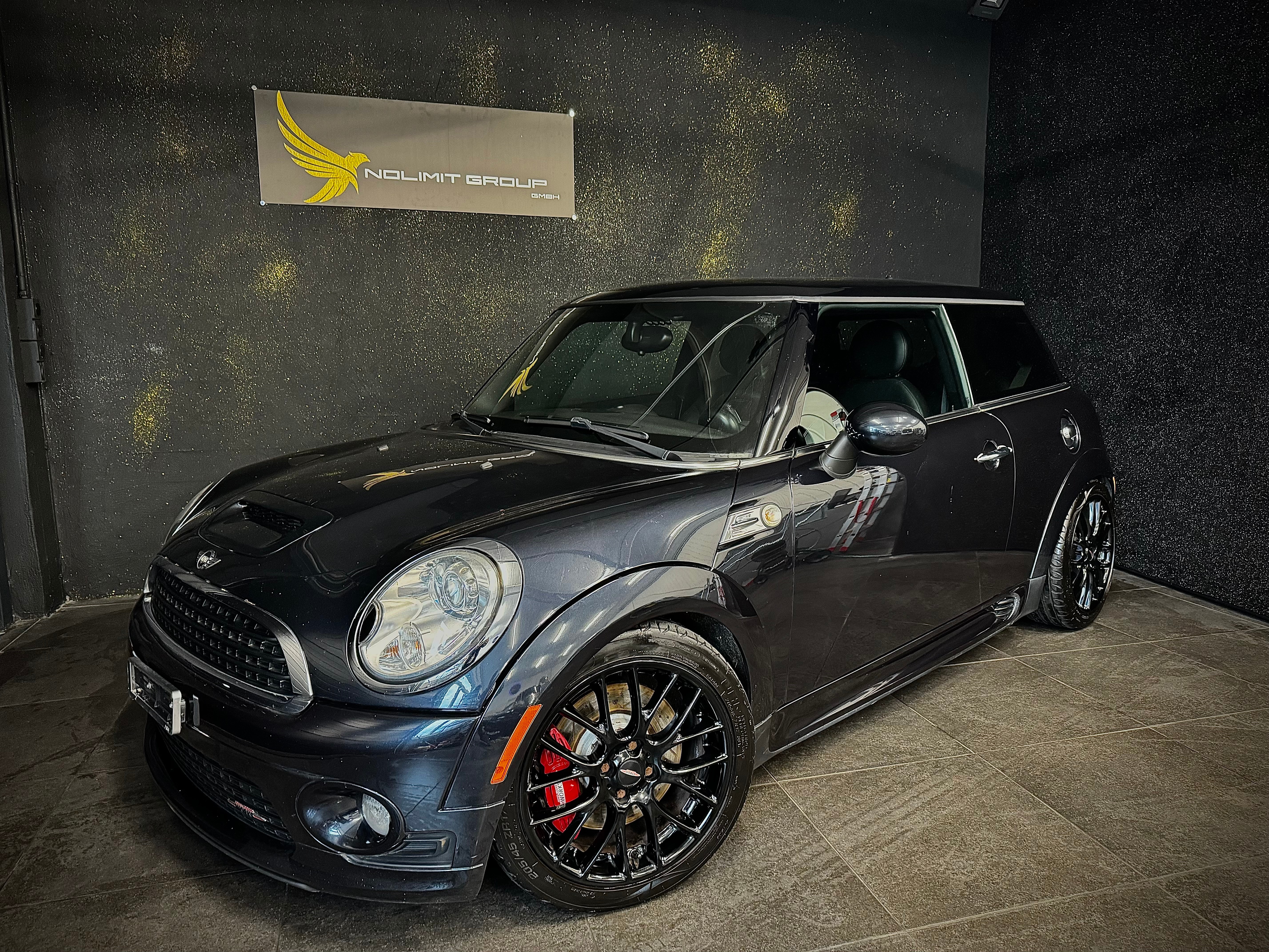 MINI Cooper John Cooper Works JCW