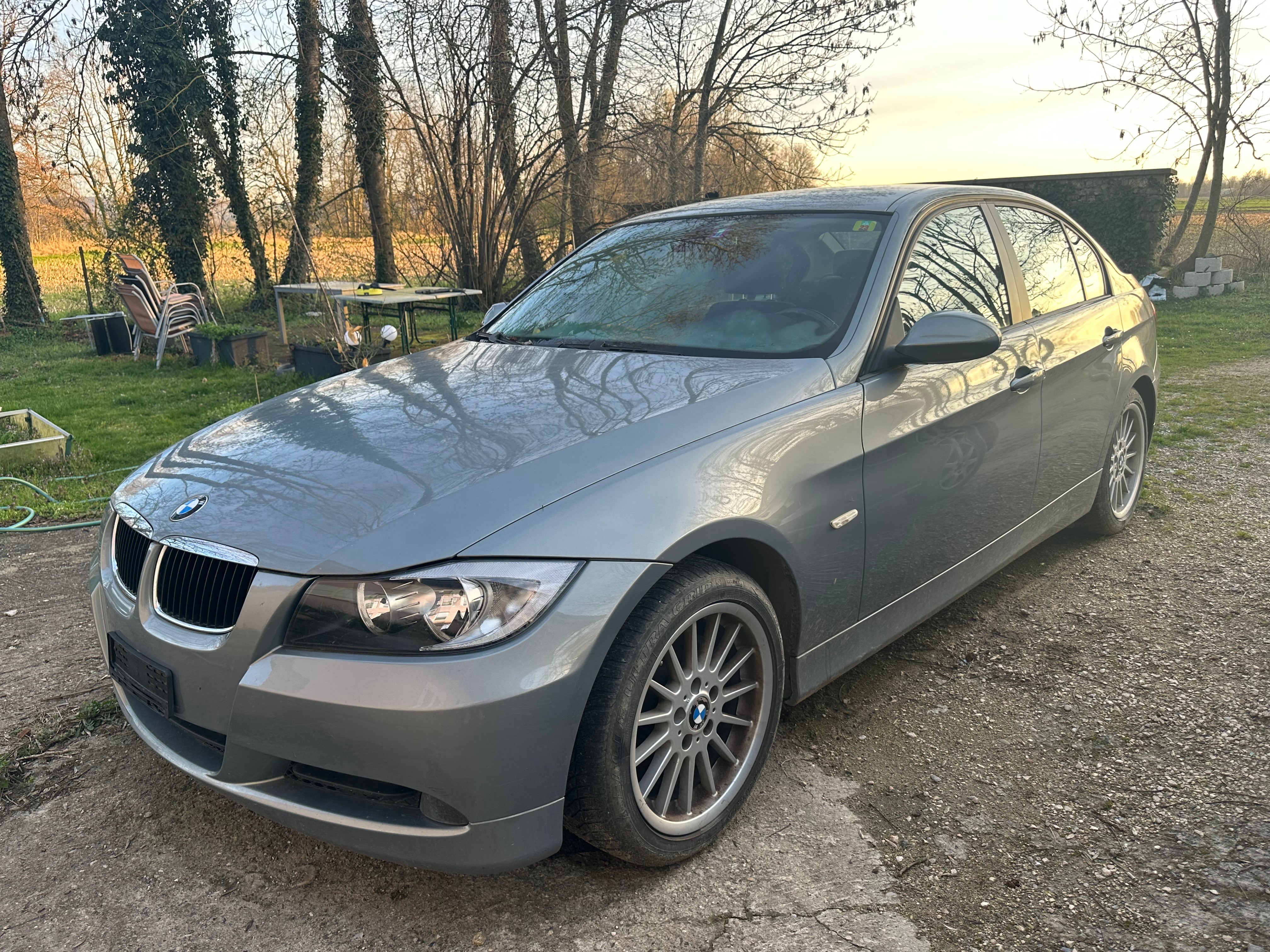 BMW 320i