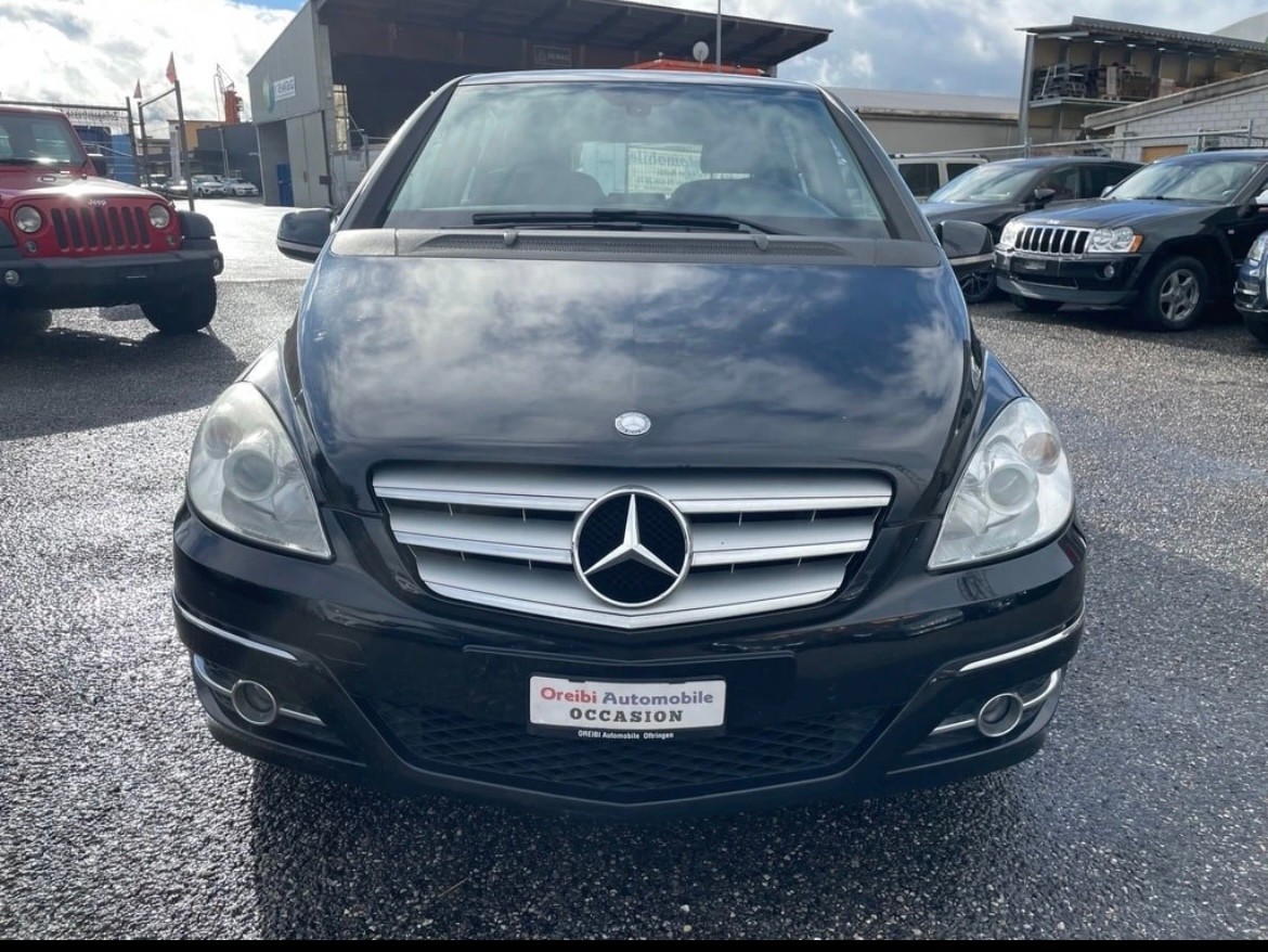 MERCEDES-BENZ B 180 Selection Autotronic