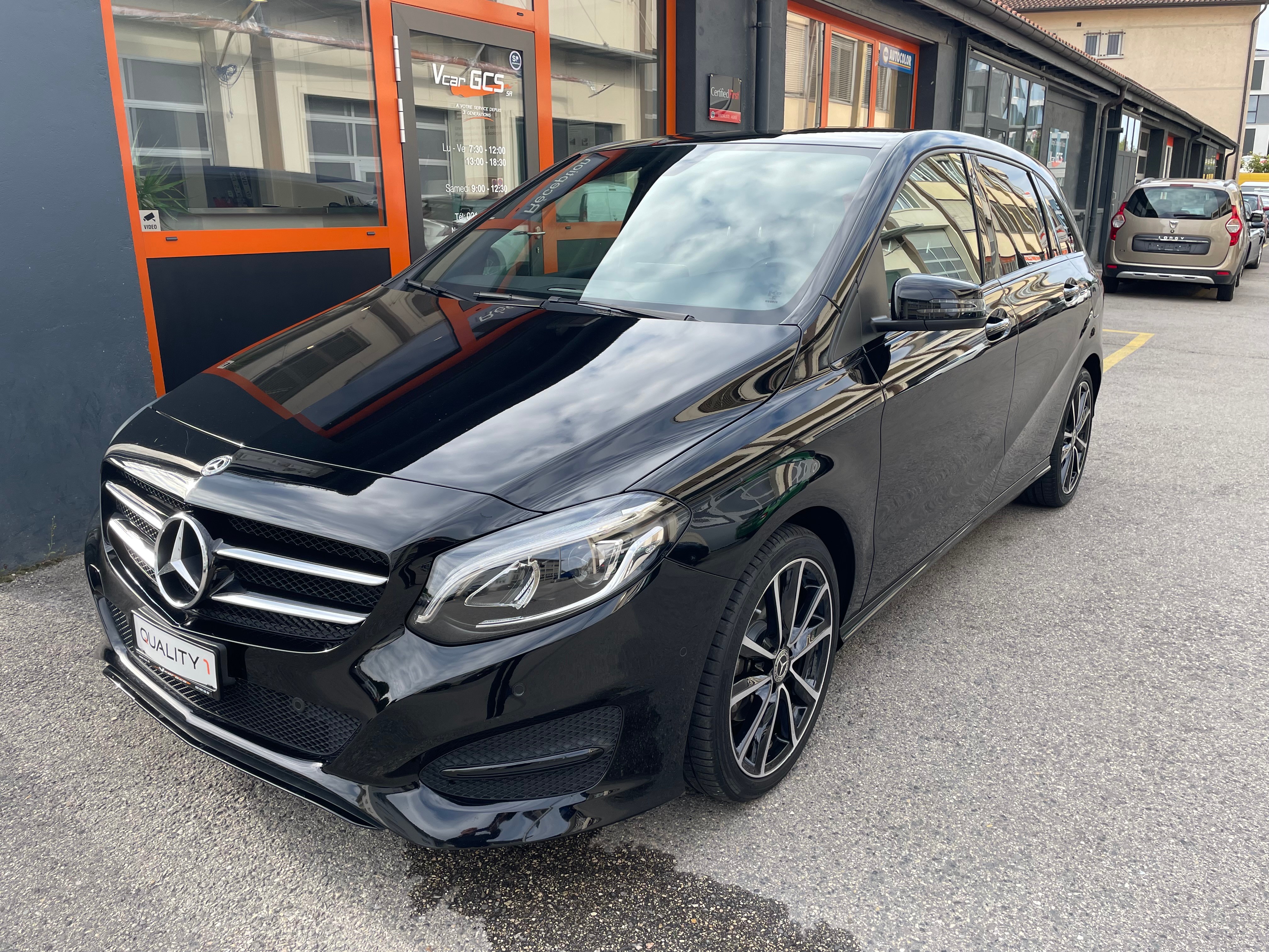 MERCEDES-BENZ B 200 Night Star 7G-DCT