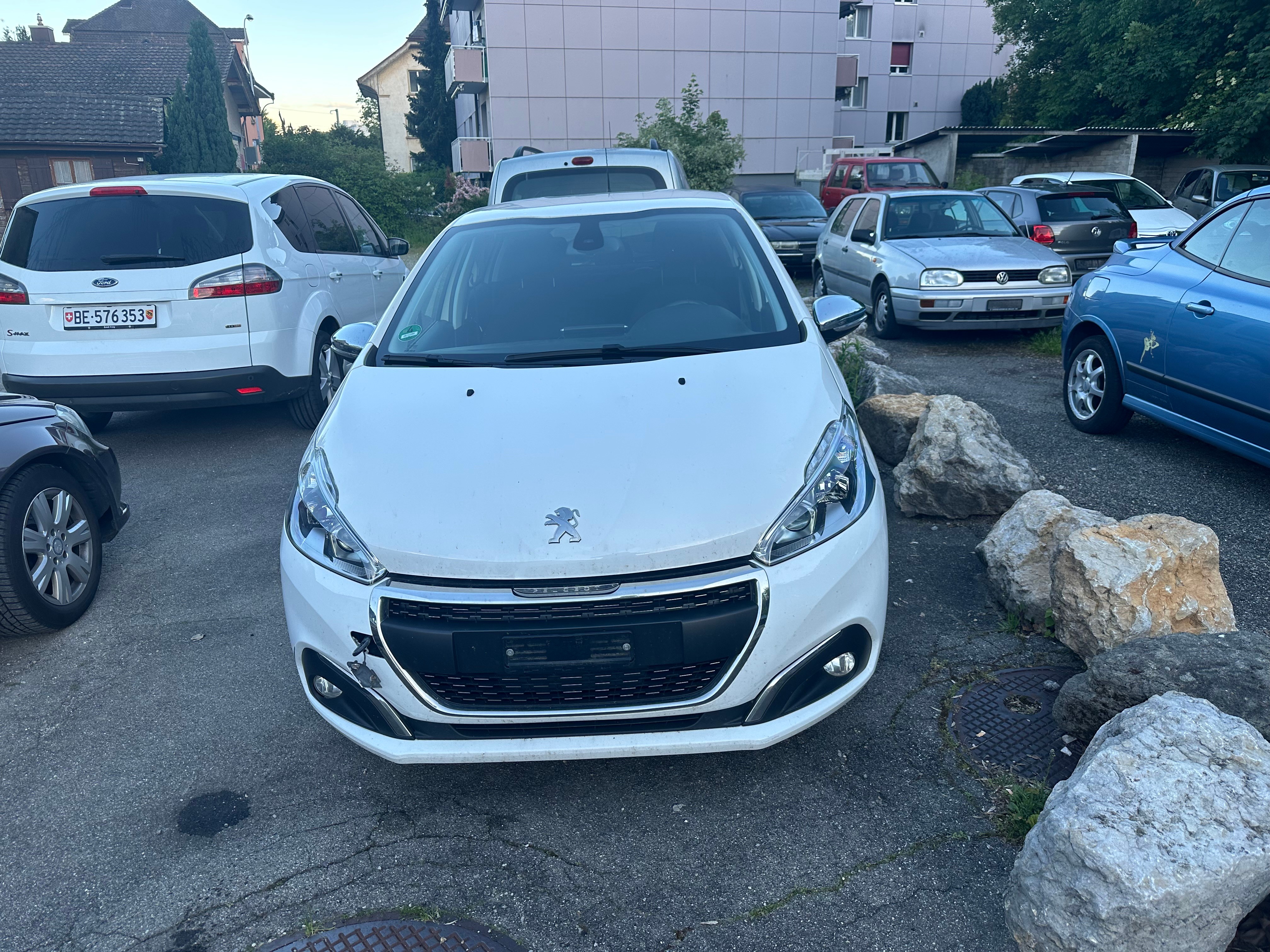 PEUGEOT 208 1.2 PureTech Active