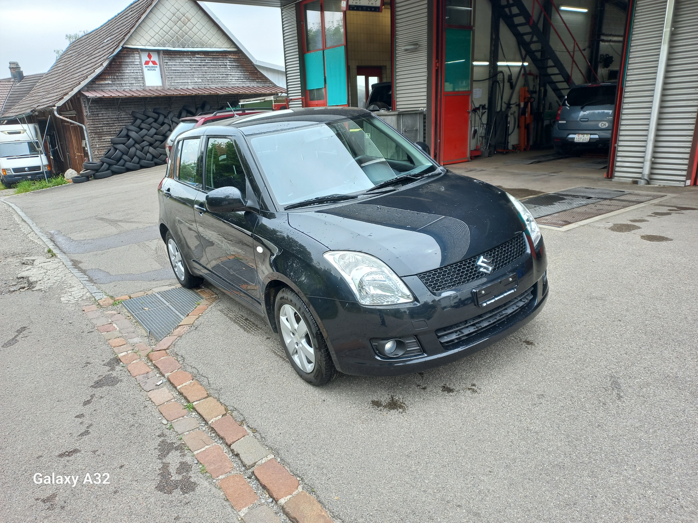 SUZUKI Swift 1.3i 16V GL Top Piz Sulai LE 4x4