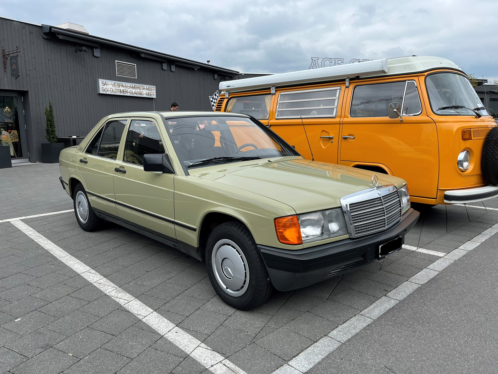 MERCEDES-BENZ 190 E