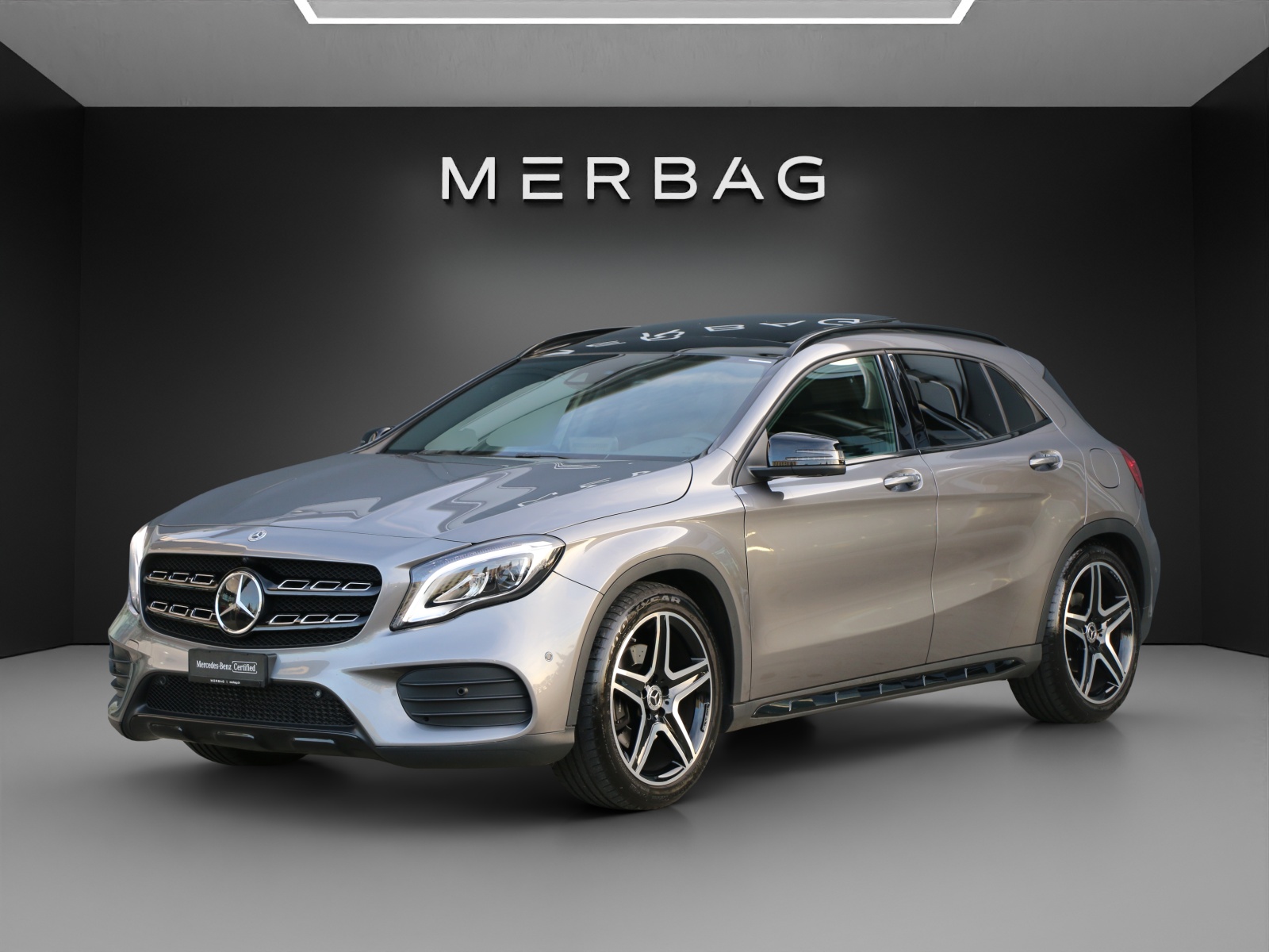 MERCEDES-BENZ GLA 250 AMG Line 4Matic