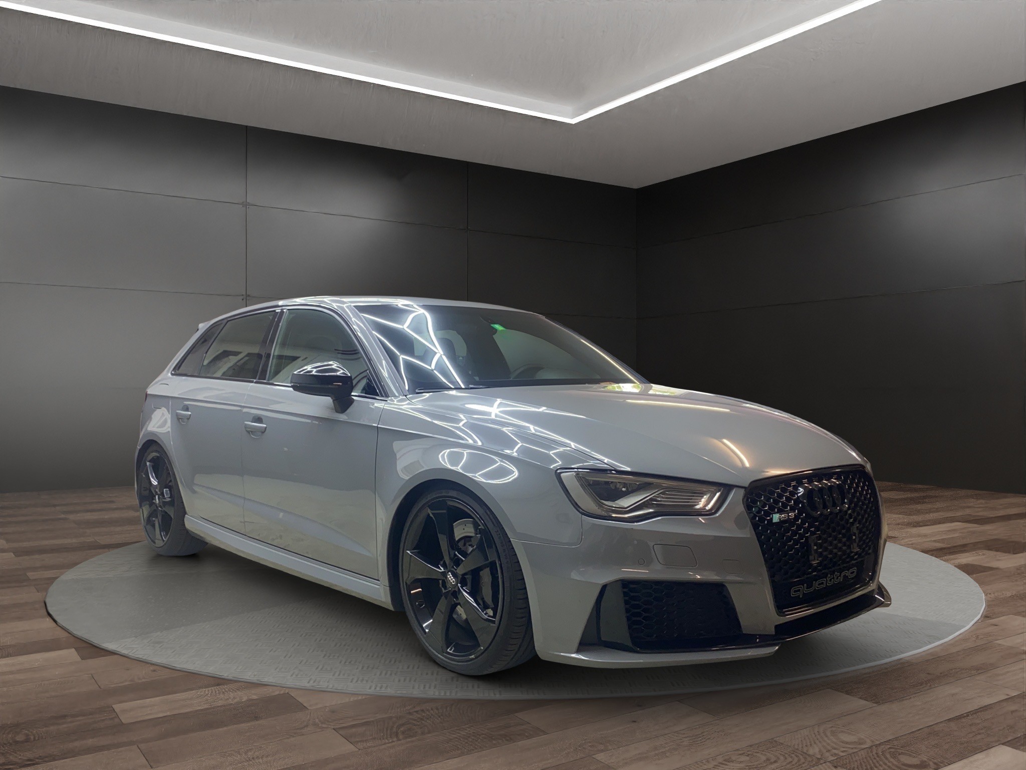 AUDI RS3 2.5 TSI quattro S-tronic