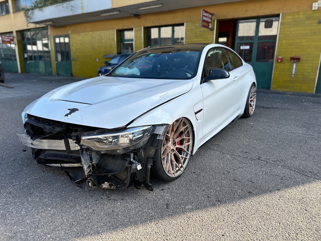 BMW M4 Coupé CS DKG