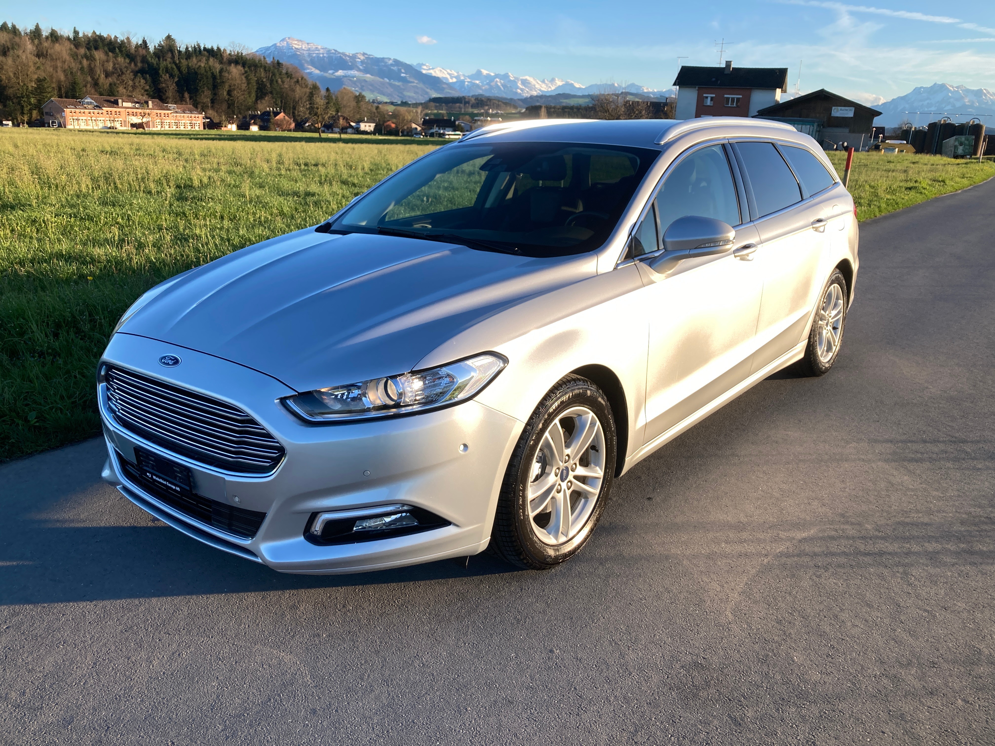 FORD Mondeo 2.0 TDCi Titanium AWD PowerShift mit Anhängerkupplung