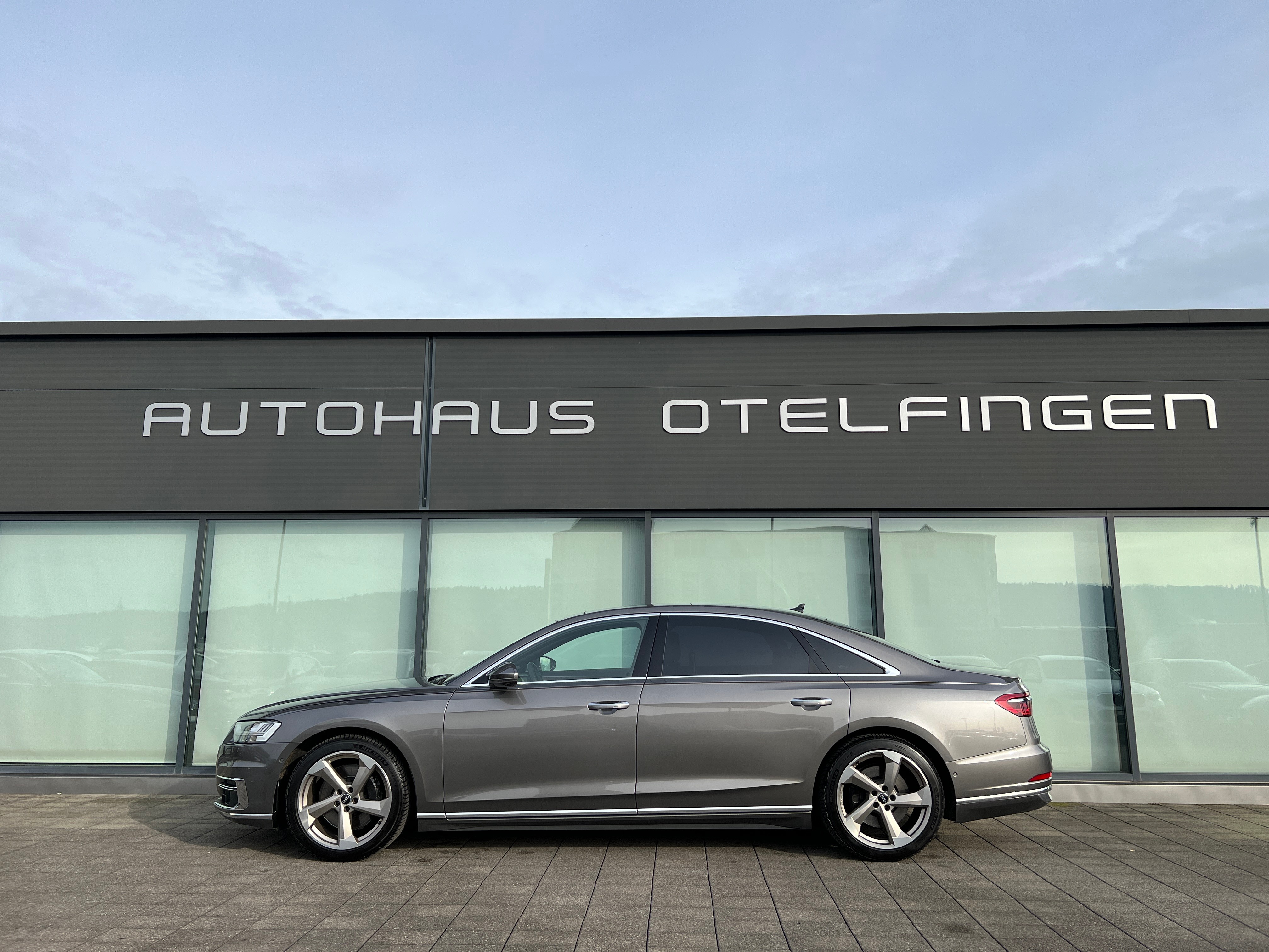 AUDI A8 55 L TFSI quattro tiptronic