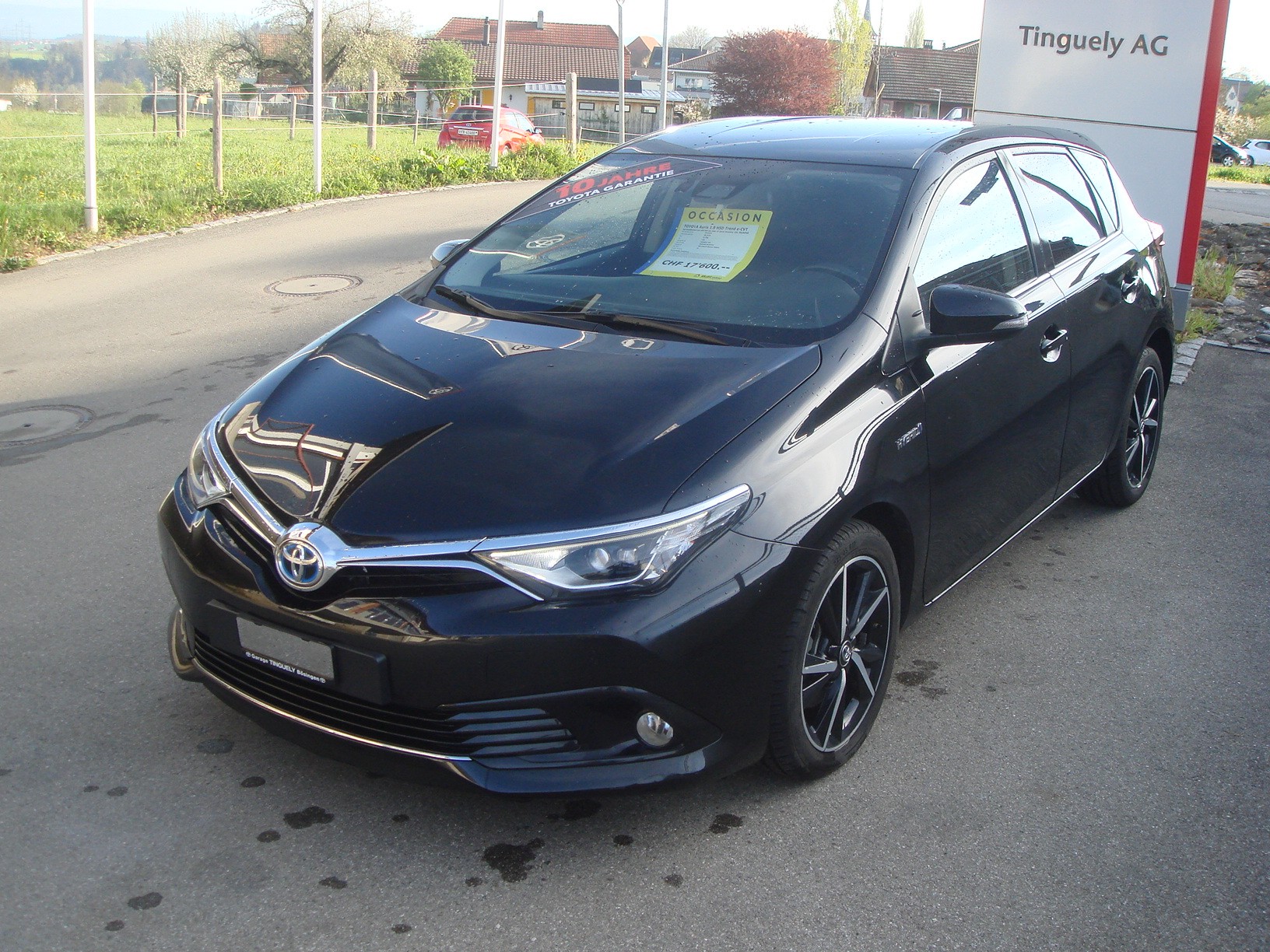 TOYOTA Auris 1.8 HSD Trend e-CVT