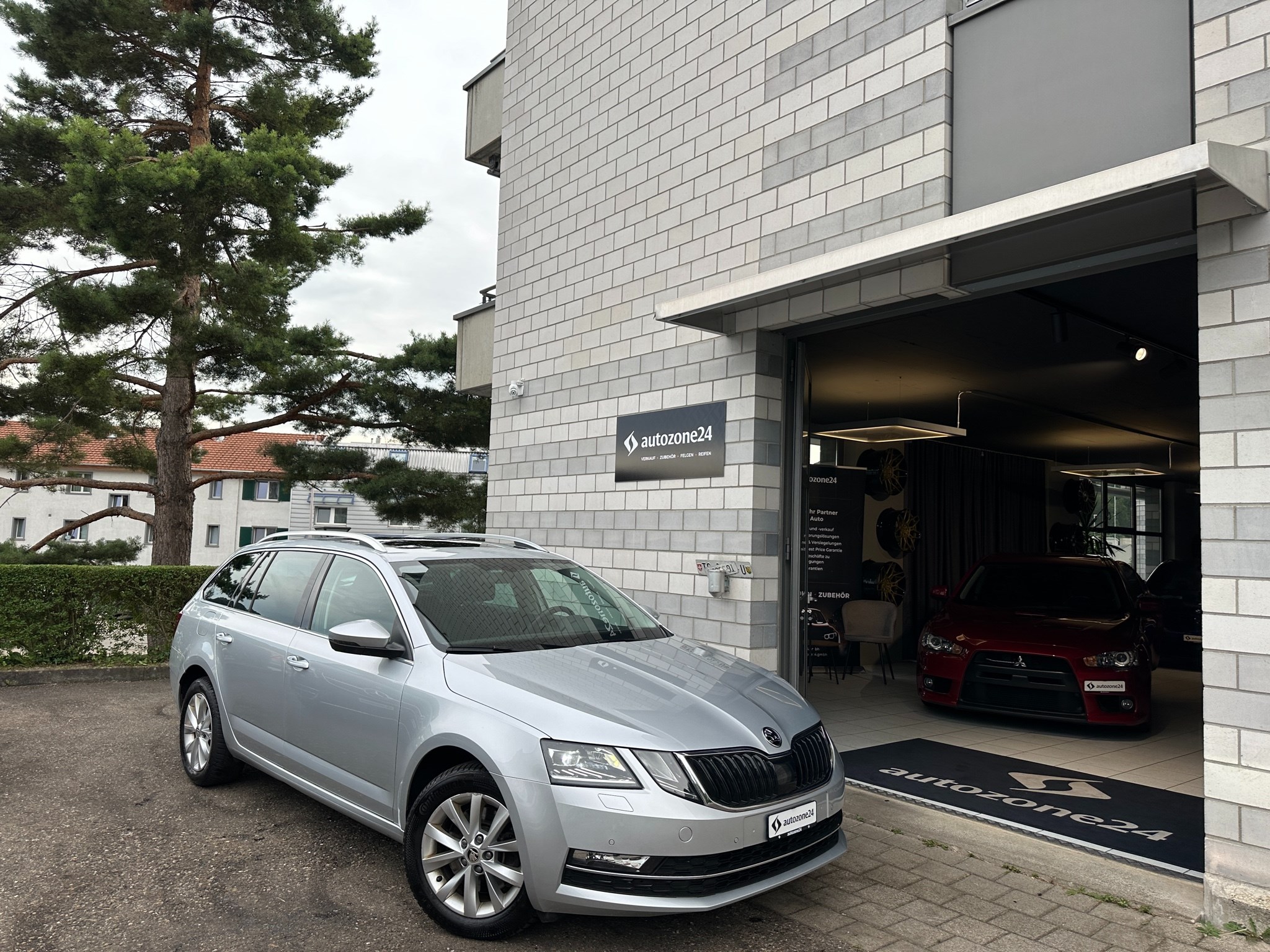 SKODA Octavia Combi 2.0 TSI Style DSG