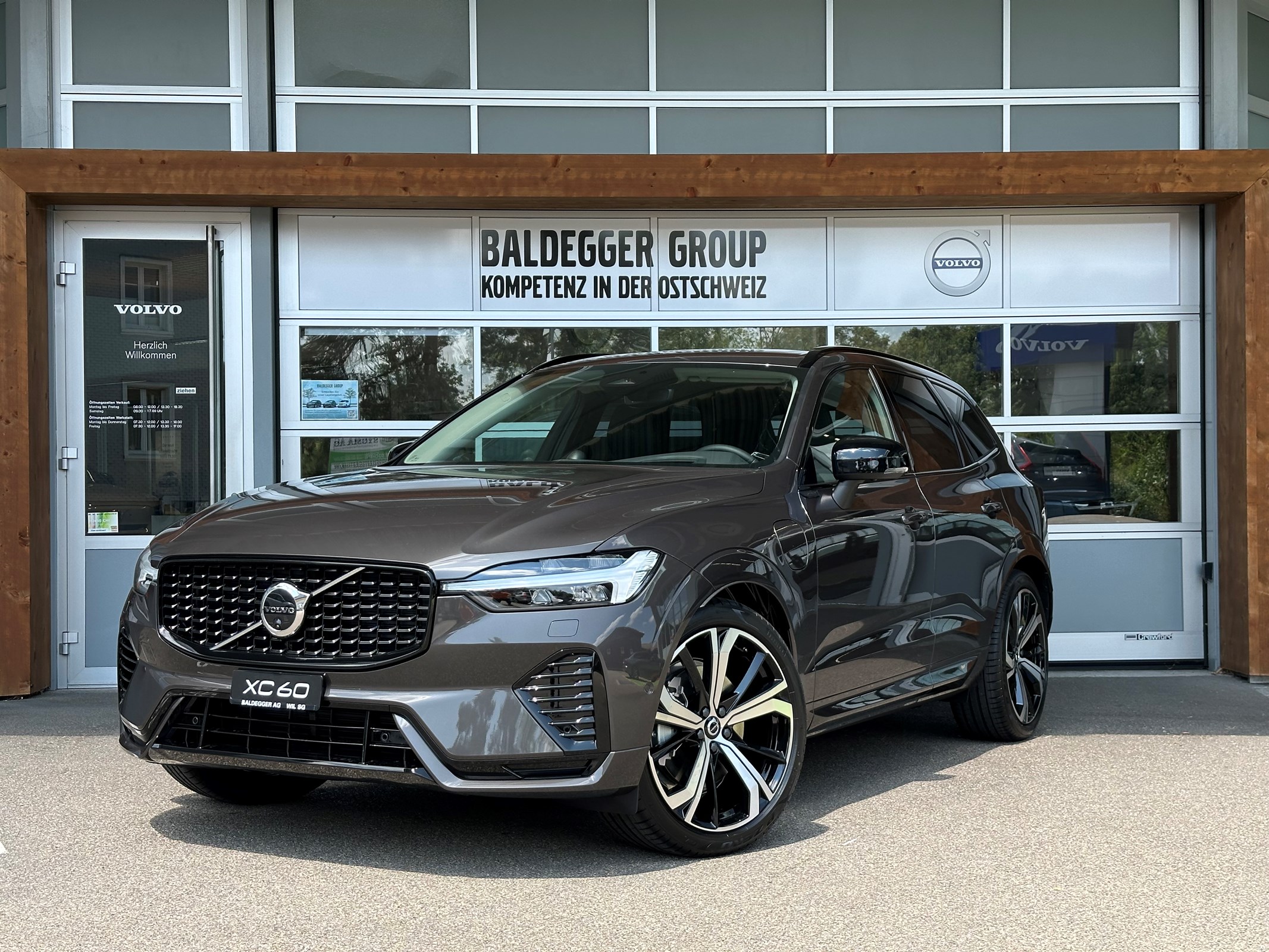 VOLVO XC60 2.0 T8 TE Ultra Dark eAWD