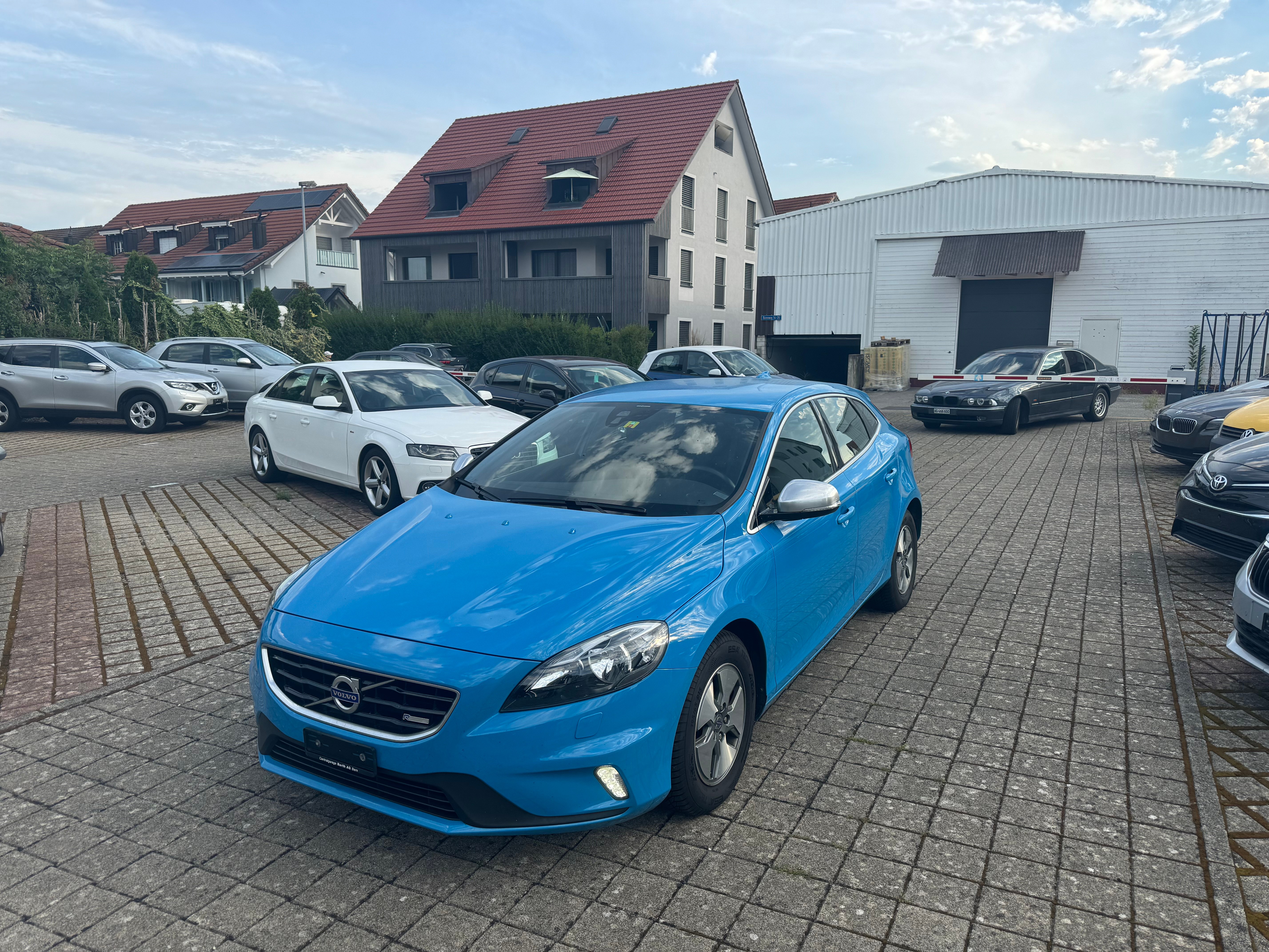 VOLVO V40 D2 R-Design