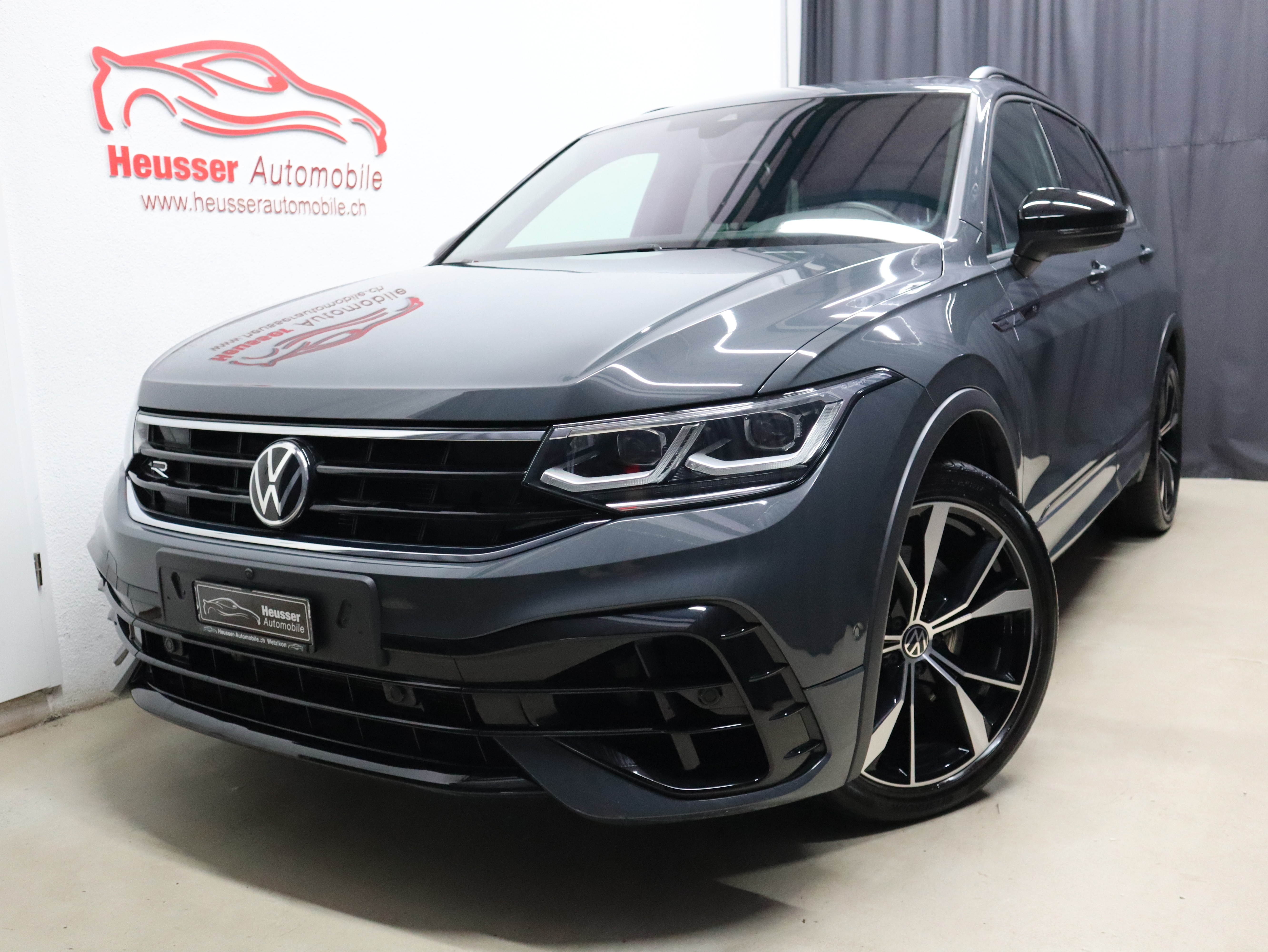 VW Tiguan 2.0TSI R 4Motion DSG - Black Style - Akrapovic - Panorama - Leder - 320 PS