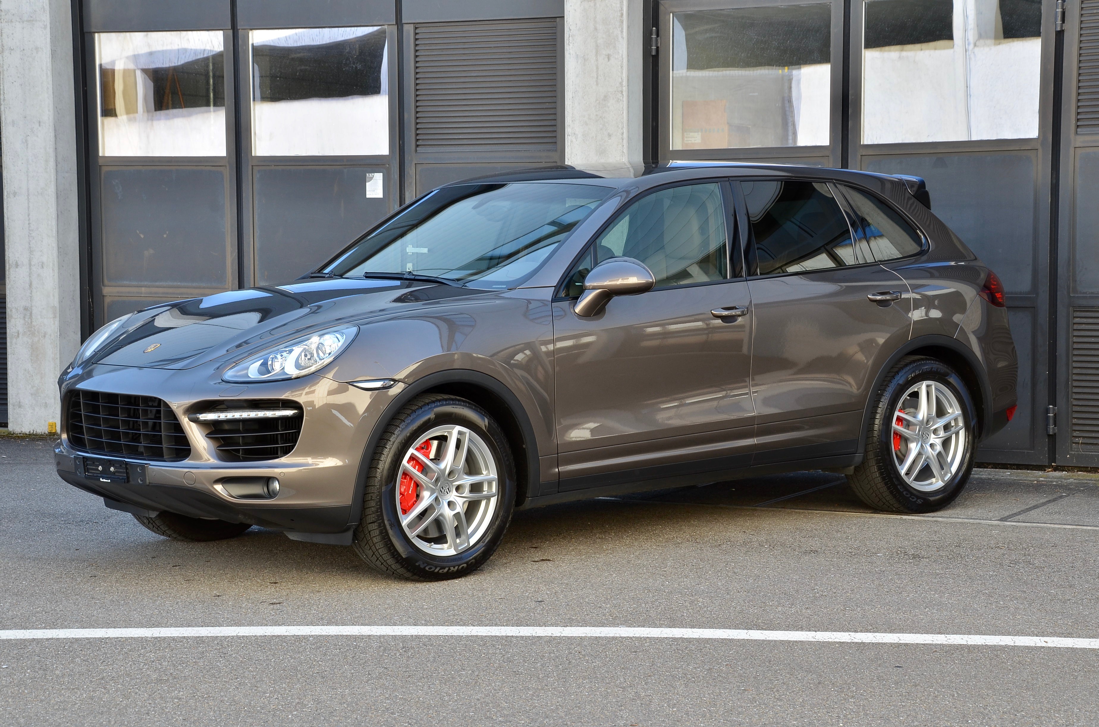 PORSCHE Cayenne Turbo