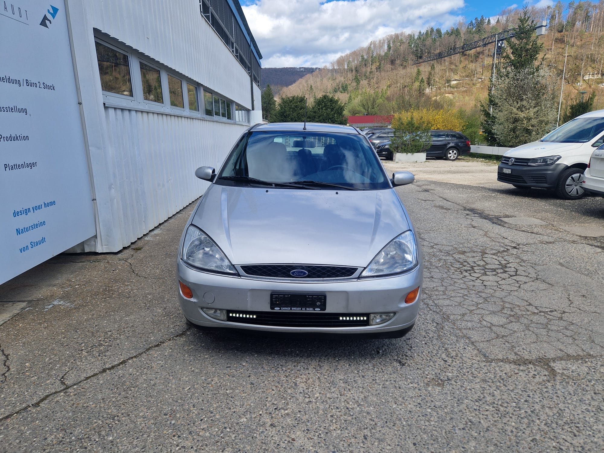 FORD Focus 1.6i 16V Trend