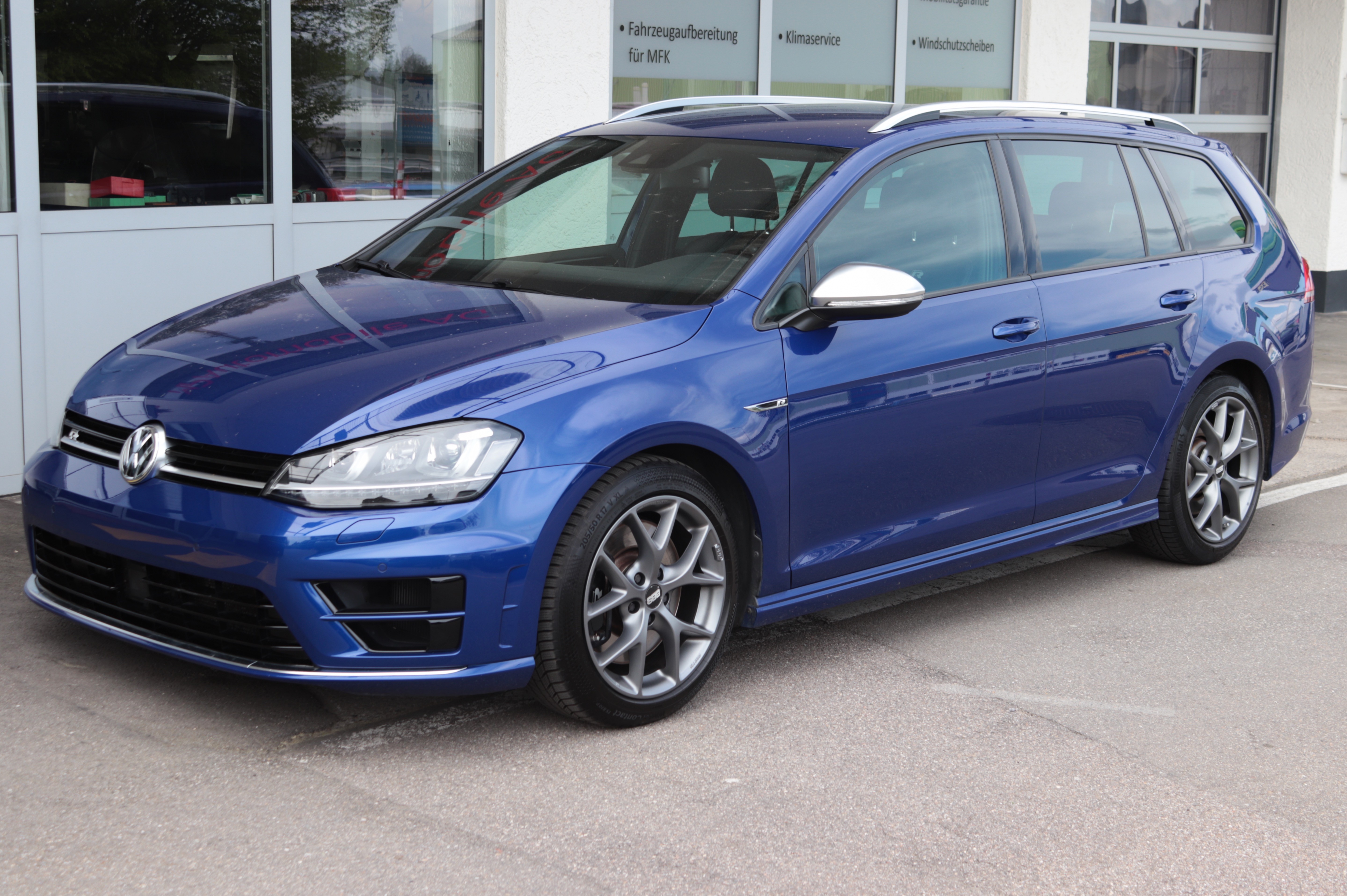 VW Golf Variant 2.0 TSI R 4 Motion DSG