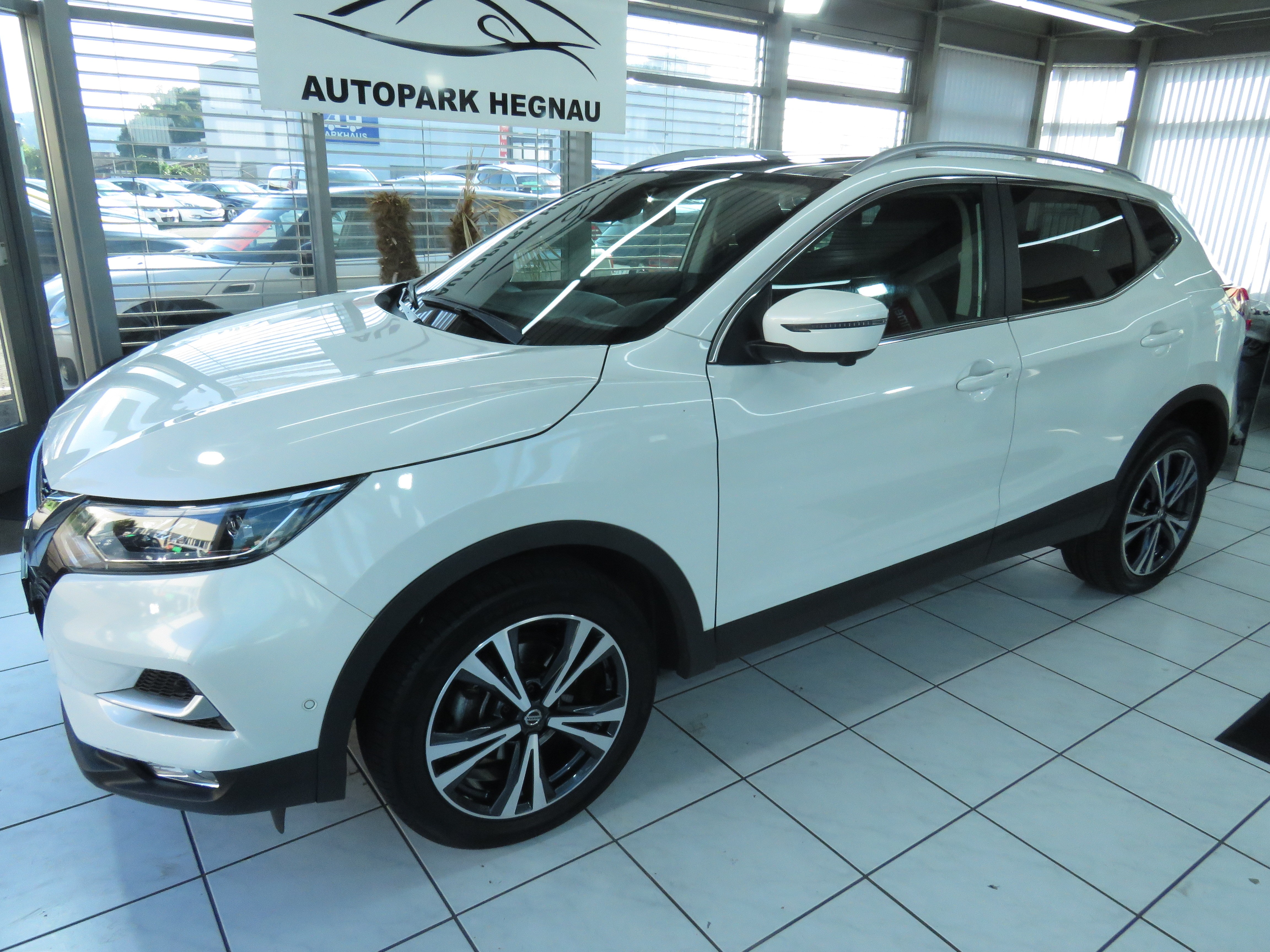 NISSAN Qashqai 1.3 DIG-T tekna DCT (Automat)