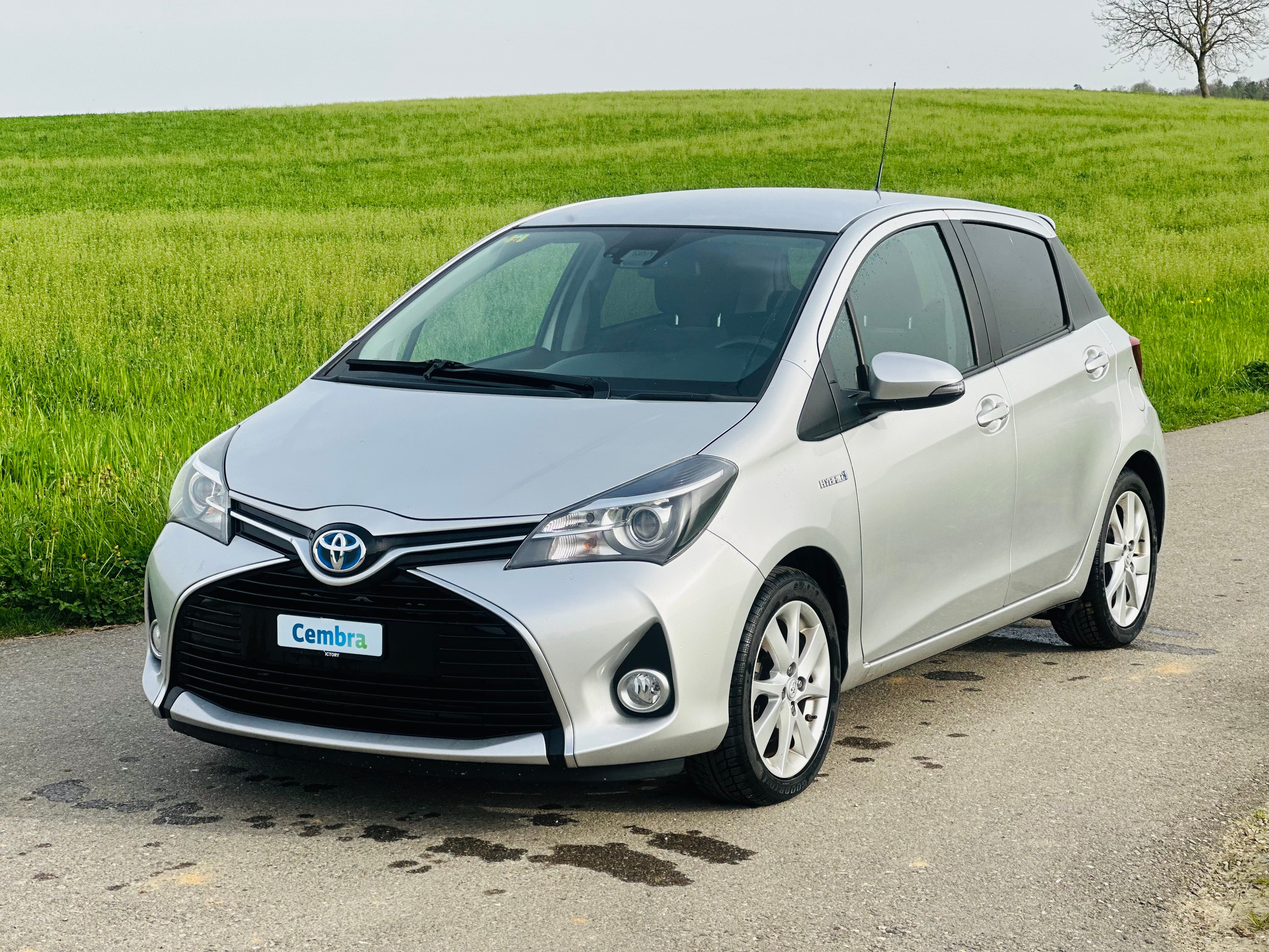 TOYOTA Yaris 1.5 VVT-i Hybrid Sol Premium e-CVT