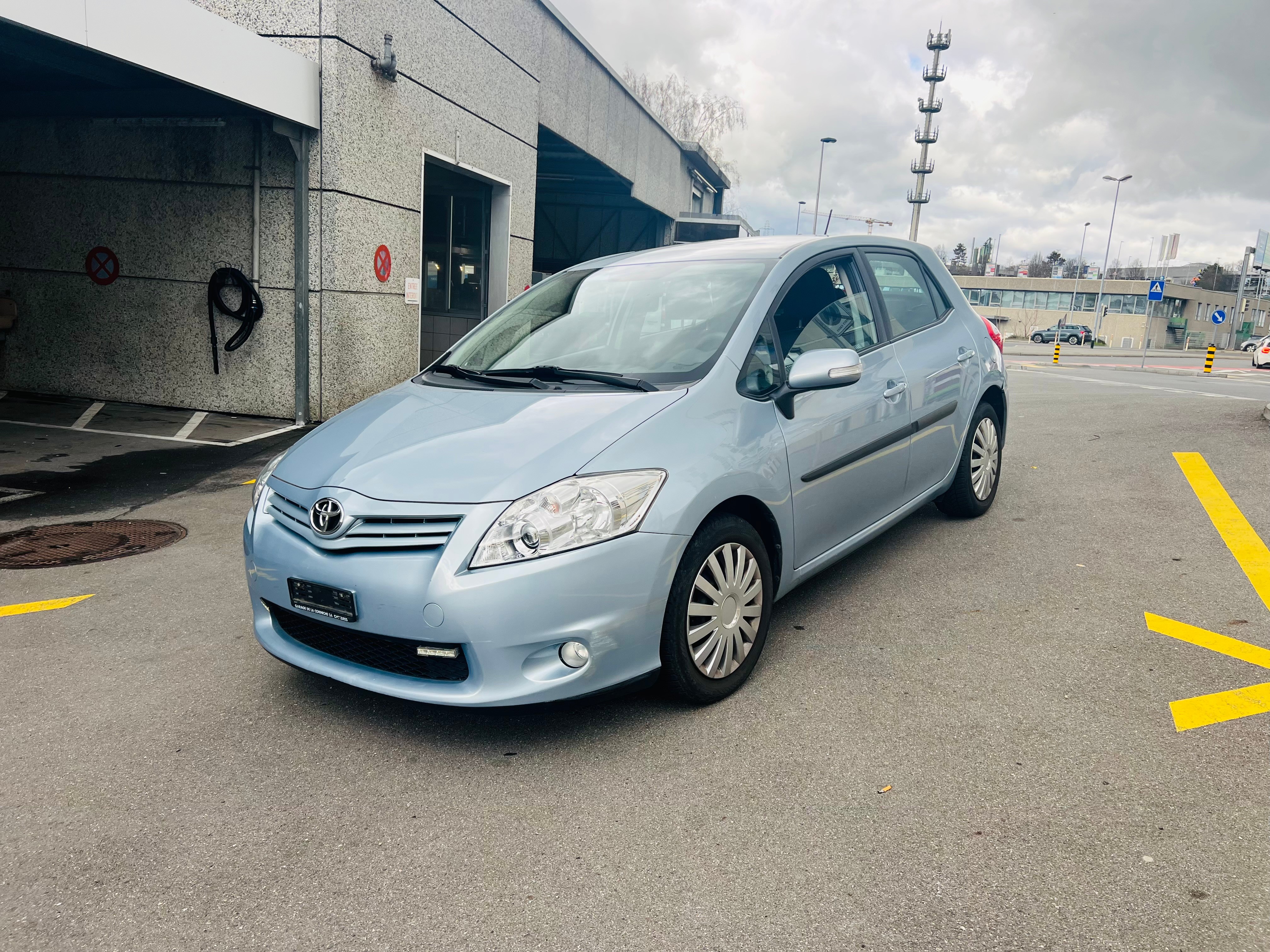 TOYOTA Auris 1.6 Linea Luna