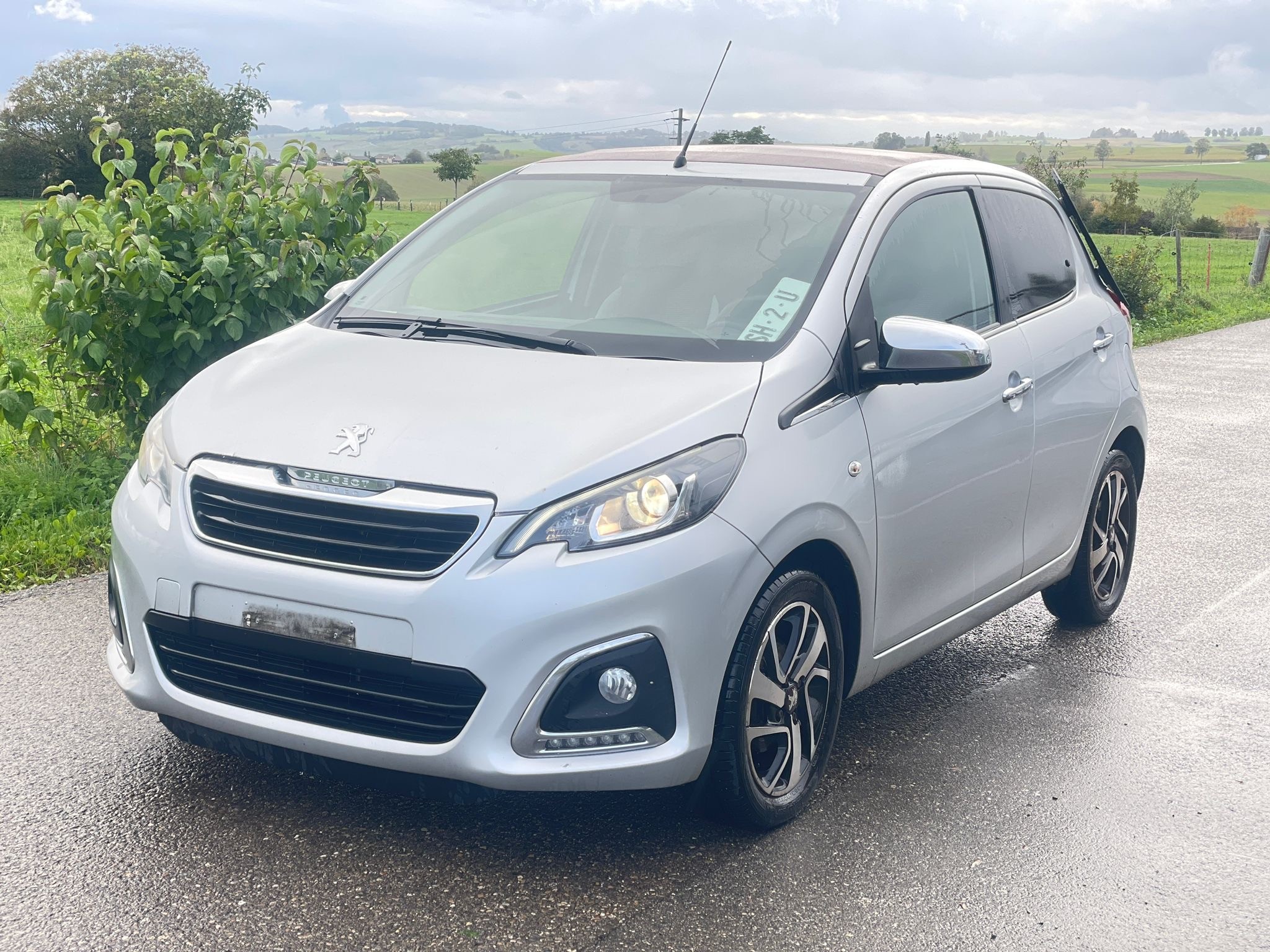 PEUGEOT 108 1.2 VTi Active Top