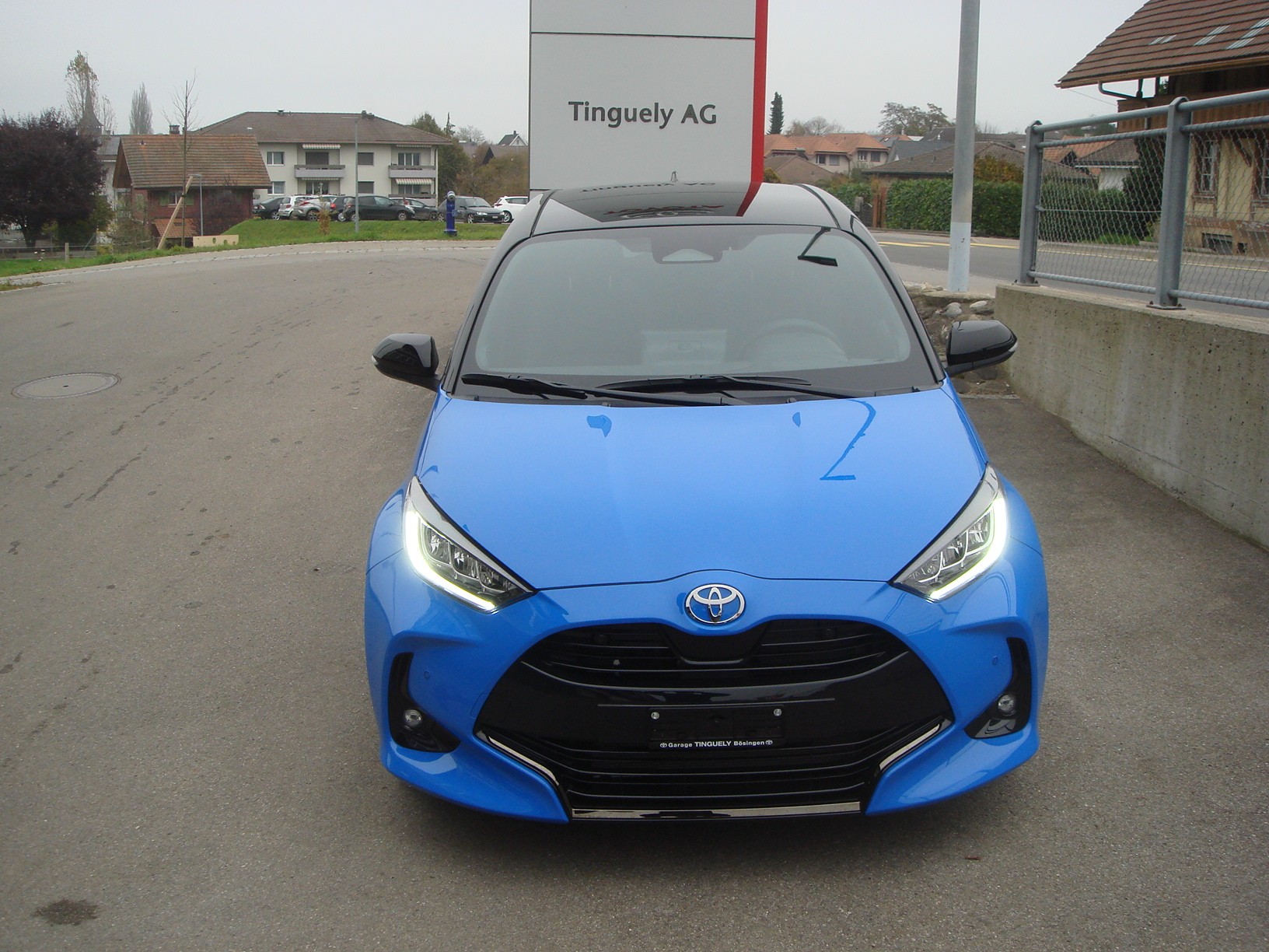 TOYOTA Yaris 1.5 Premiere Edition e-CVT