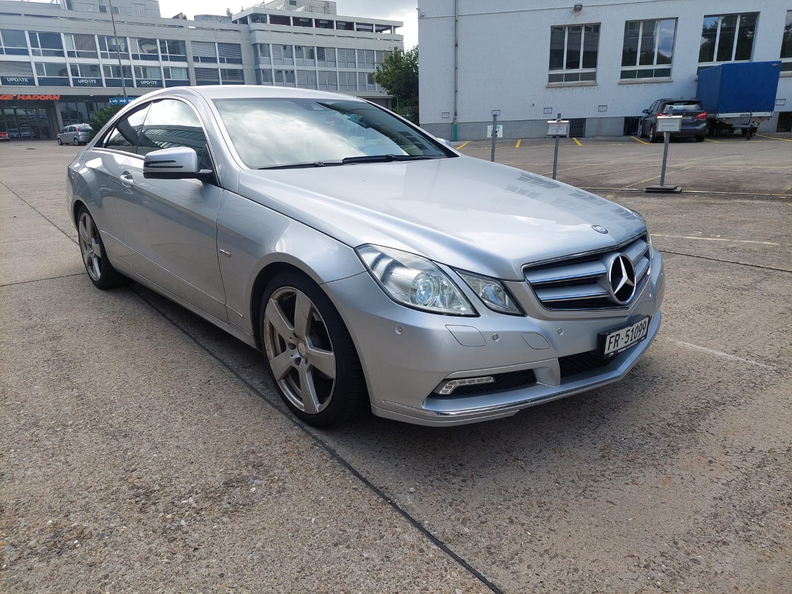 MERCEDES-BENZ E 200 CGI BlueEfficiency Automatic